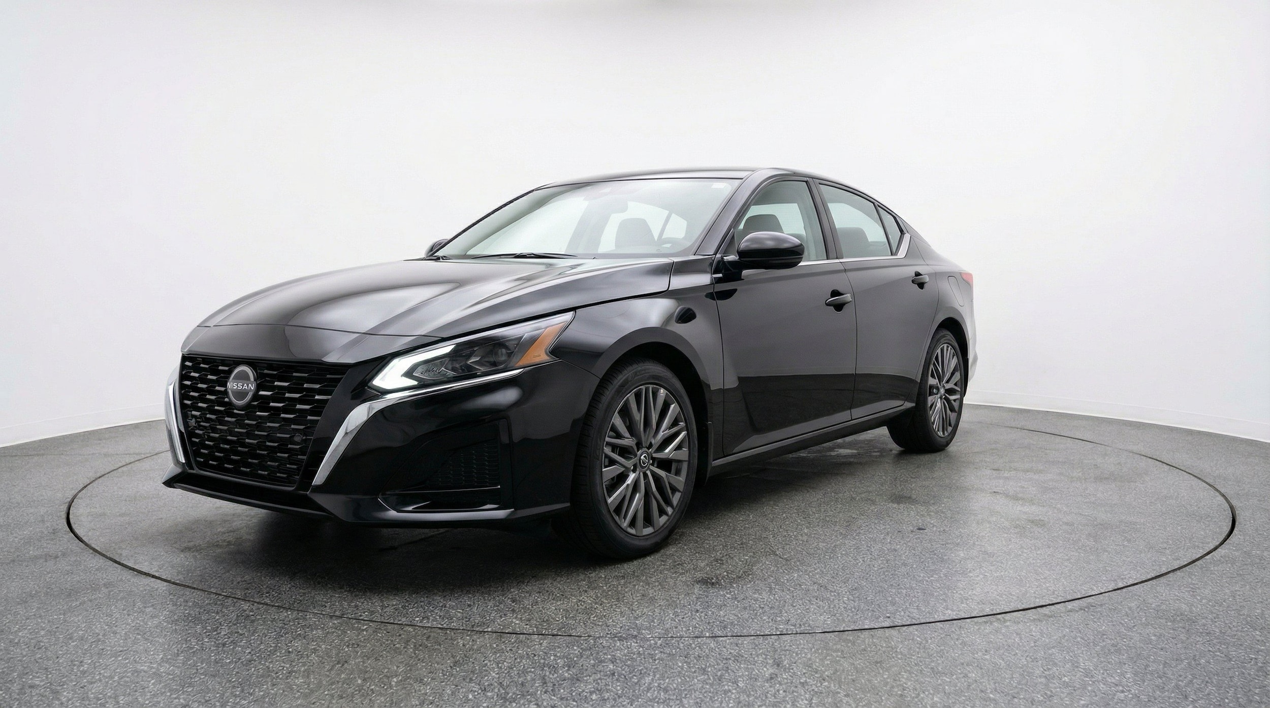 Thumbnail: 2025 Nissan Altima - 3