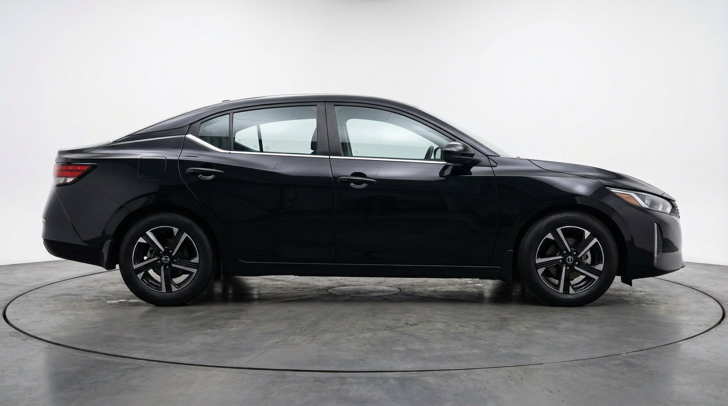 Thumbnail: 2025 Nissan Sentra - 10