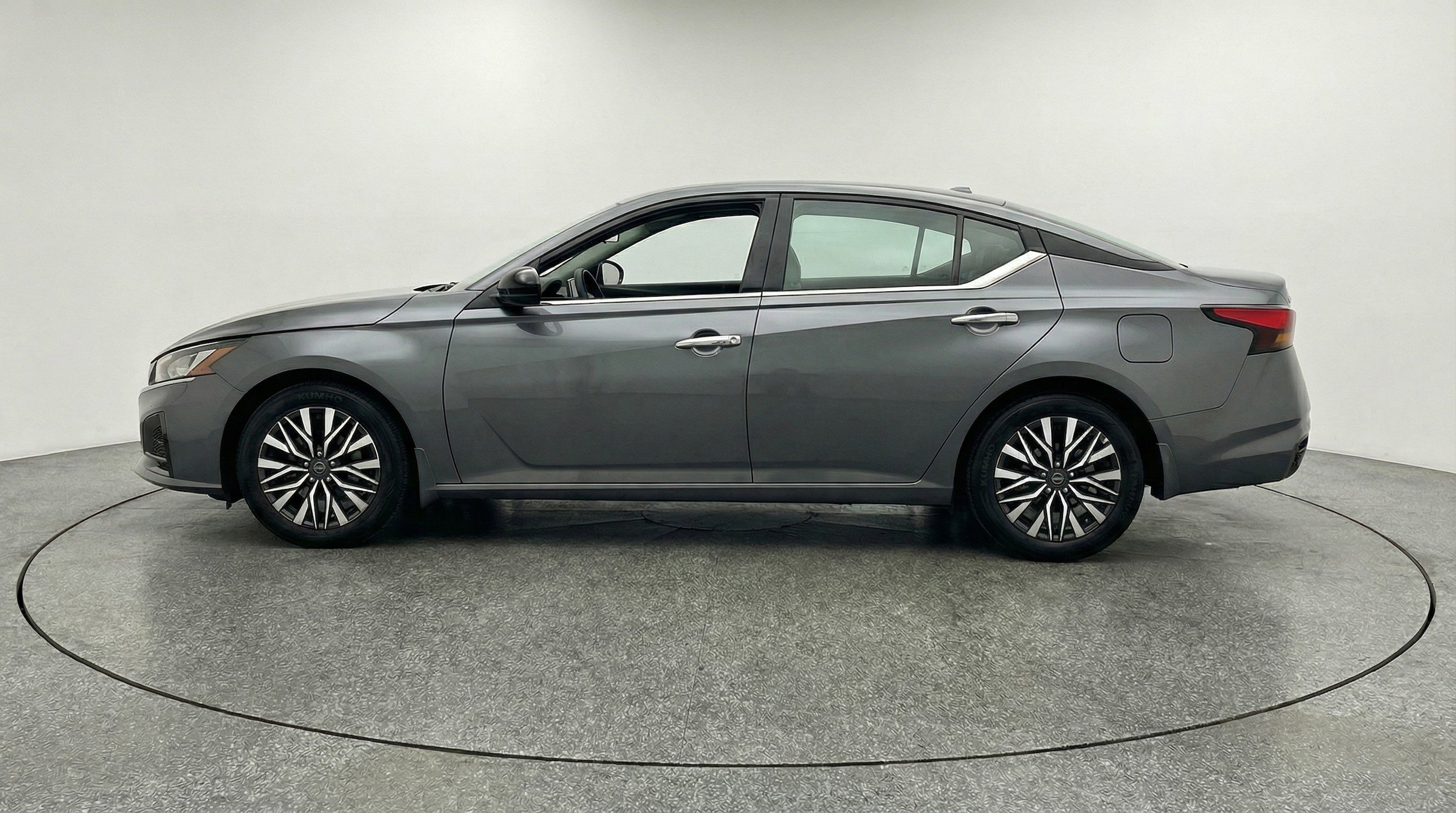 Thumbnail: 2025 Nissan Altima - 5