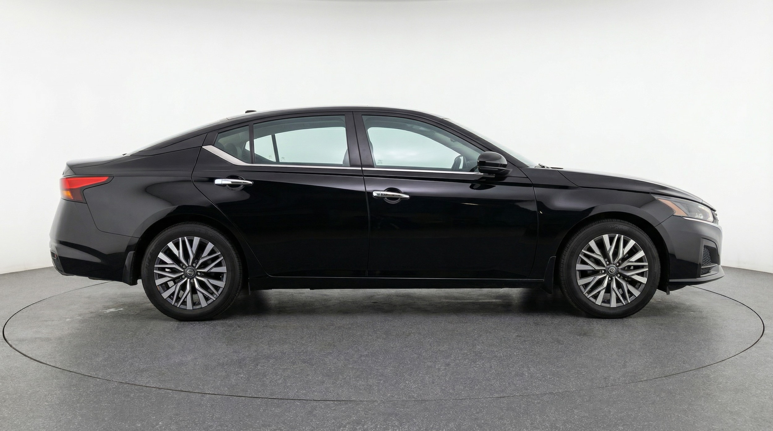 Thumbnail: 2025 Nissan Altima - 8