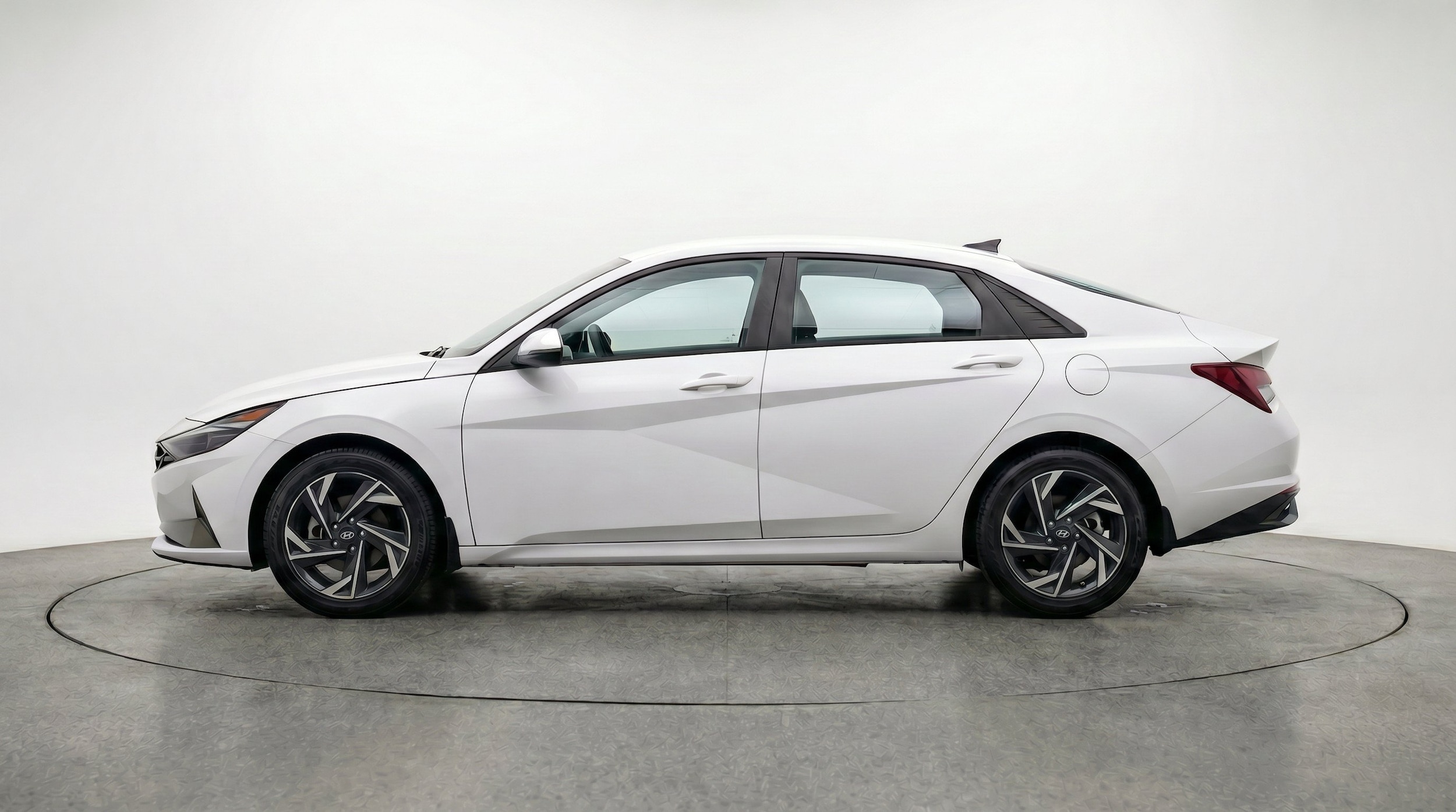 Thumbnail: 2025 Hyundai Elantra - 5