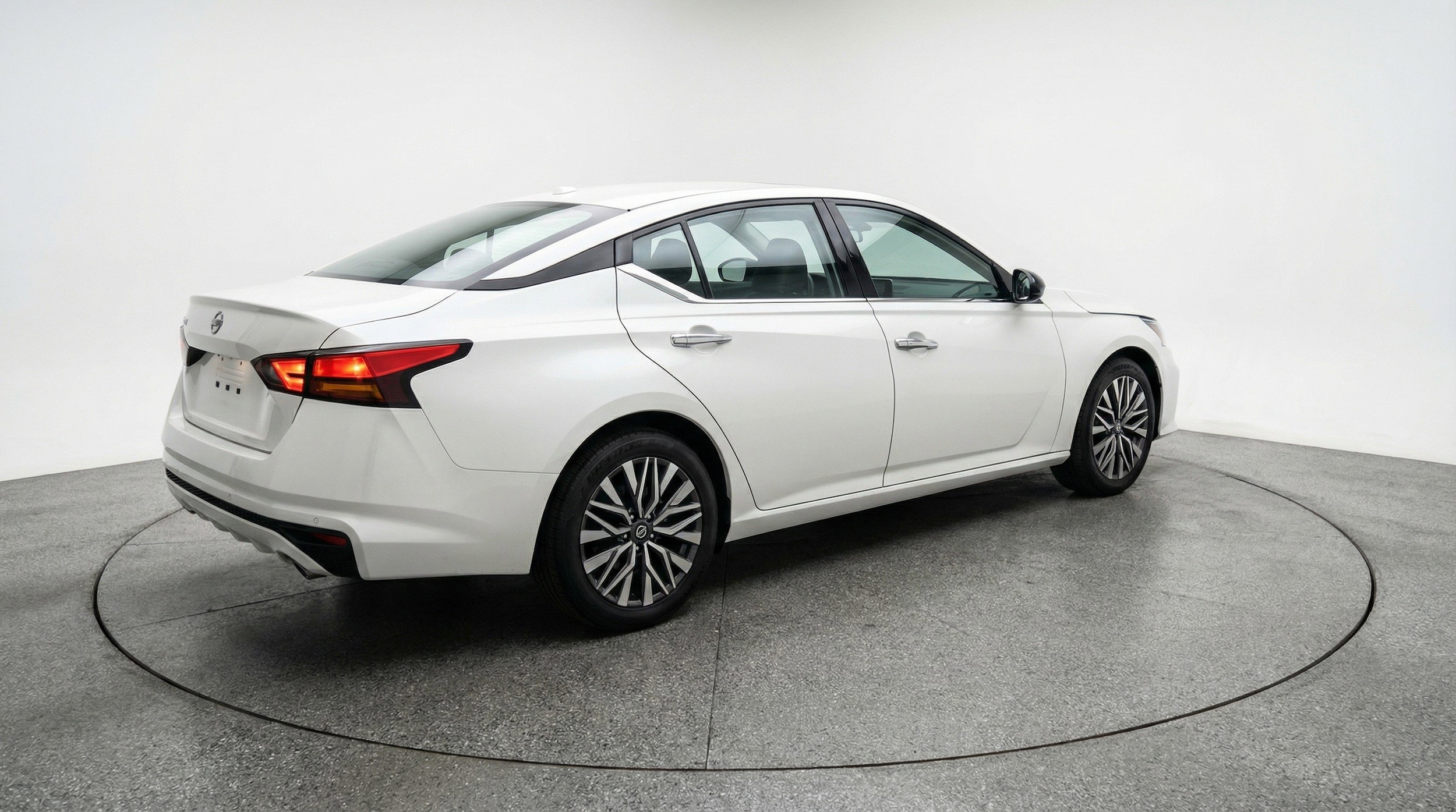 Thumbnail: 2025 Nissan Altima - 9