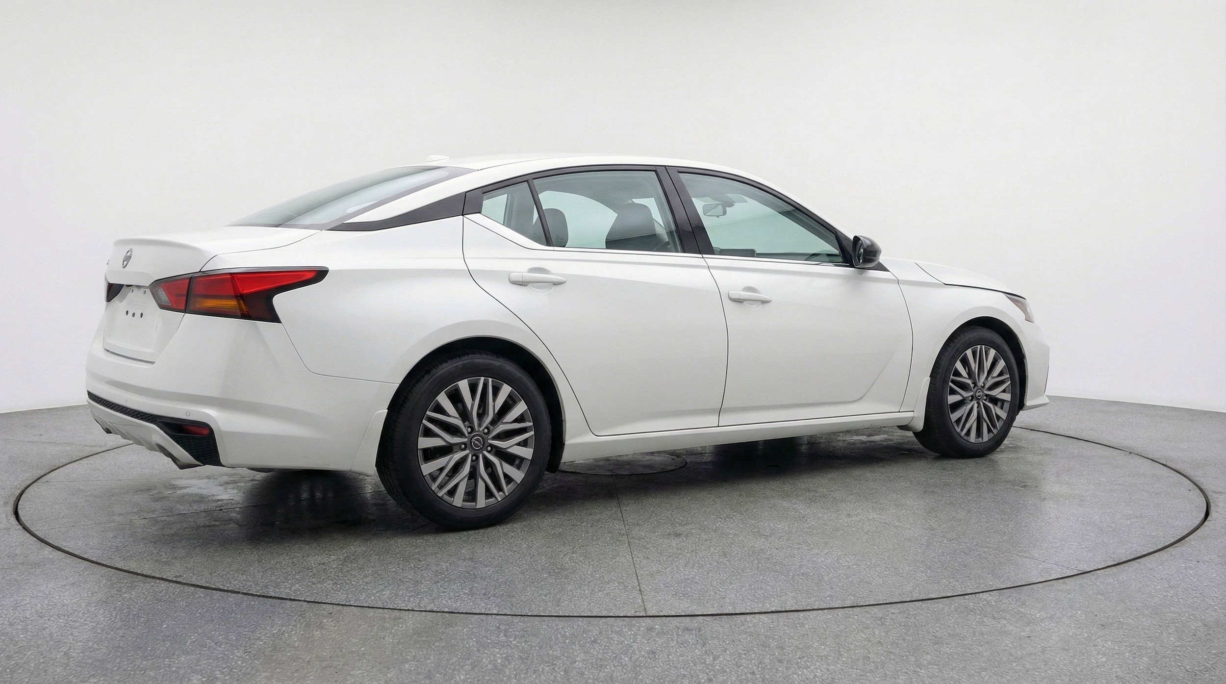 Thumbnail: 2025 Nissan Altima - 9