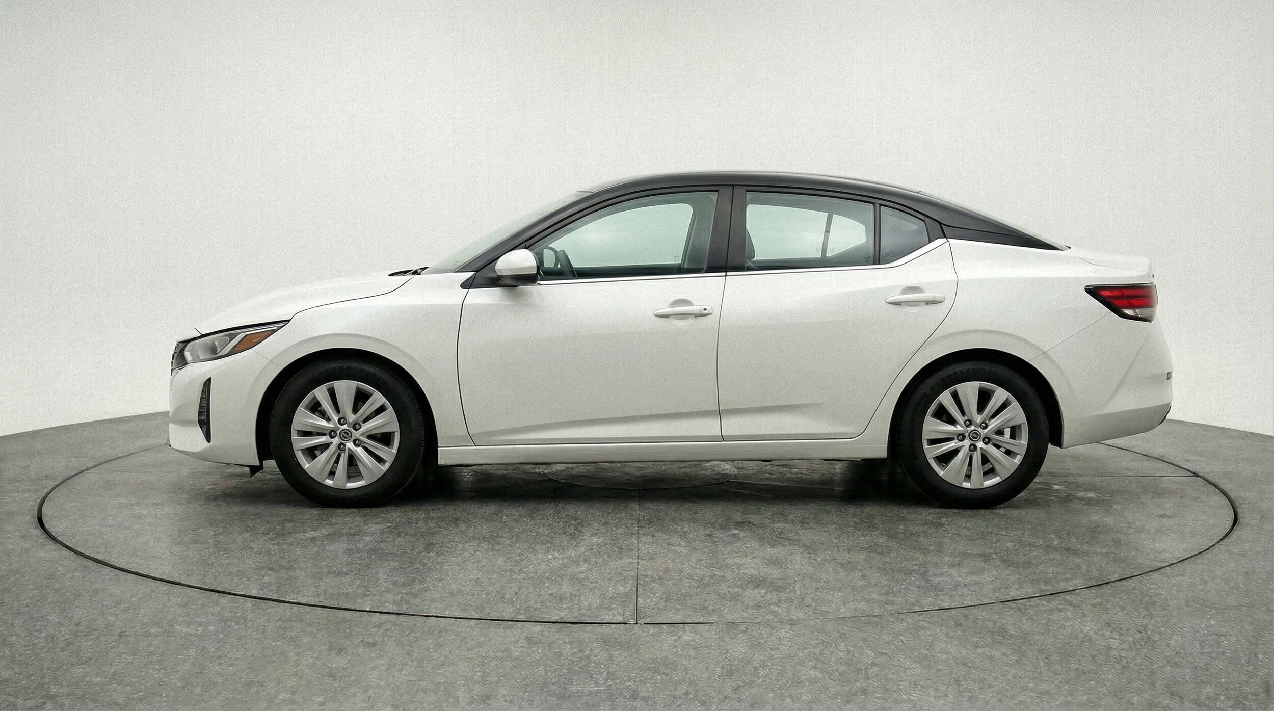 Thumbnail: 2025 Nissan Sentra - 4