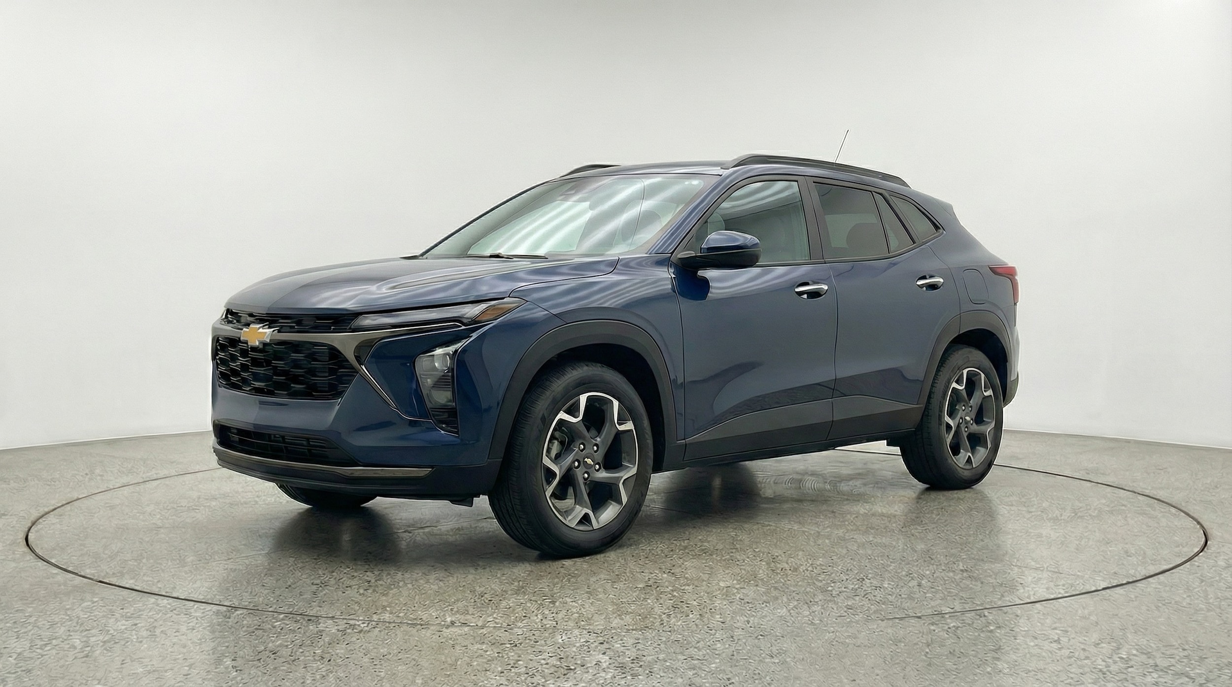 Thumbnail: 2025 Chevrolet Trax - 3