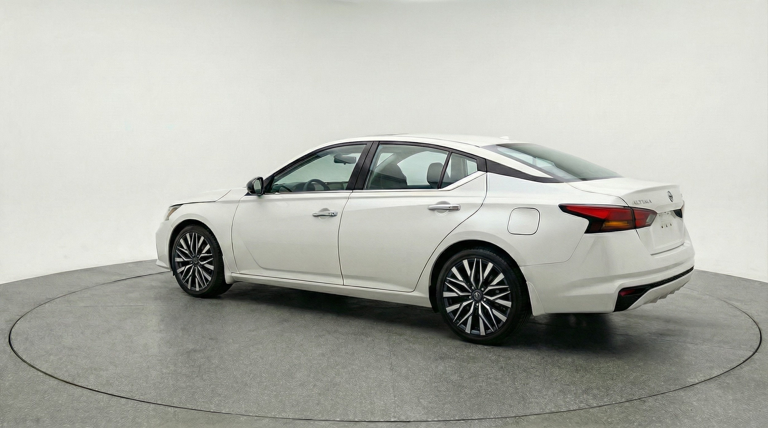 Thumbnail: 2025 Nissan Altima - 5