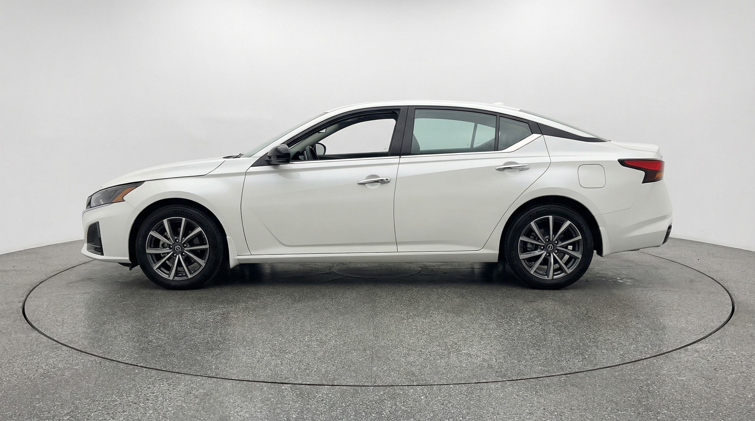 Thumbnail: 2025 Nissan Altima - 4