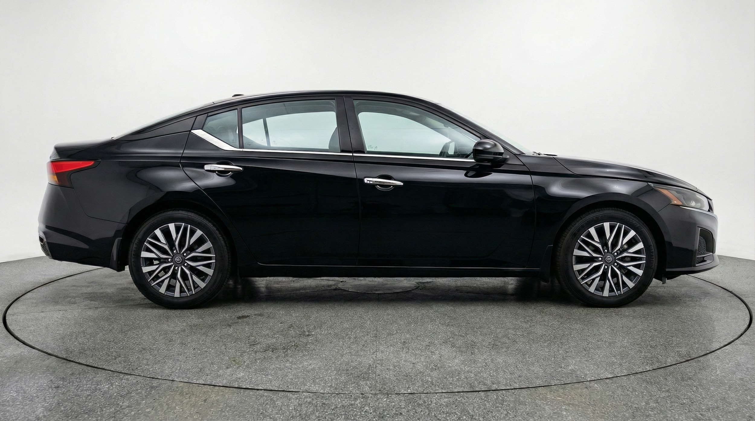 Thumbnail: 2025 Nissan Altima - 8