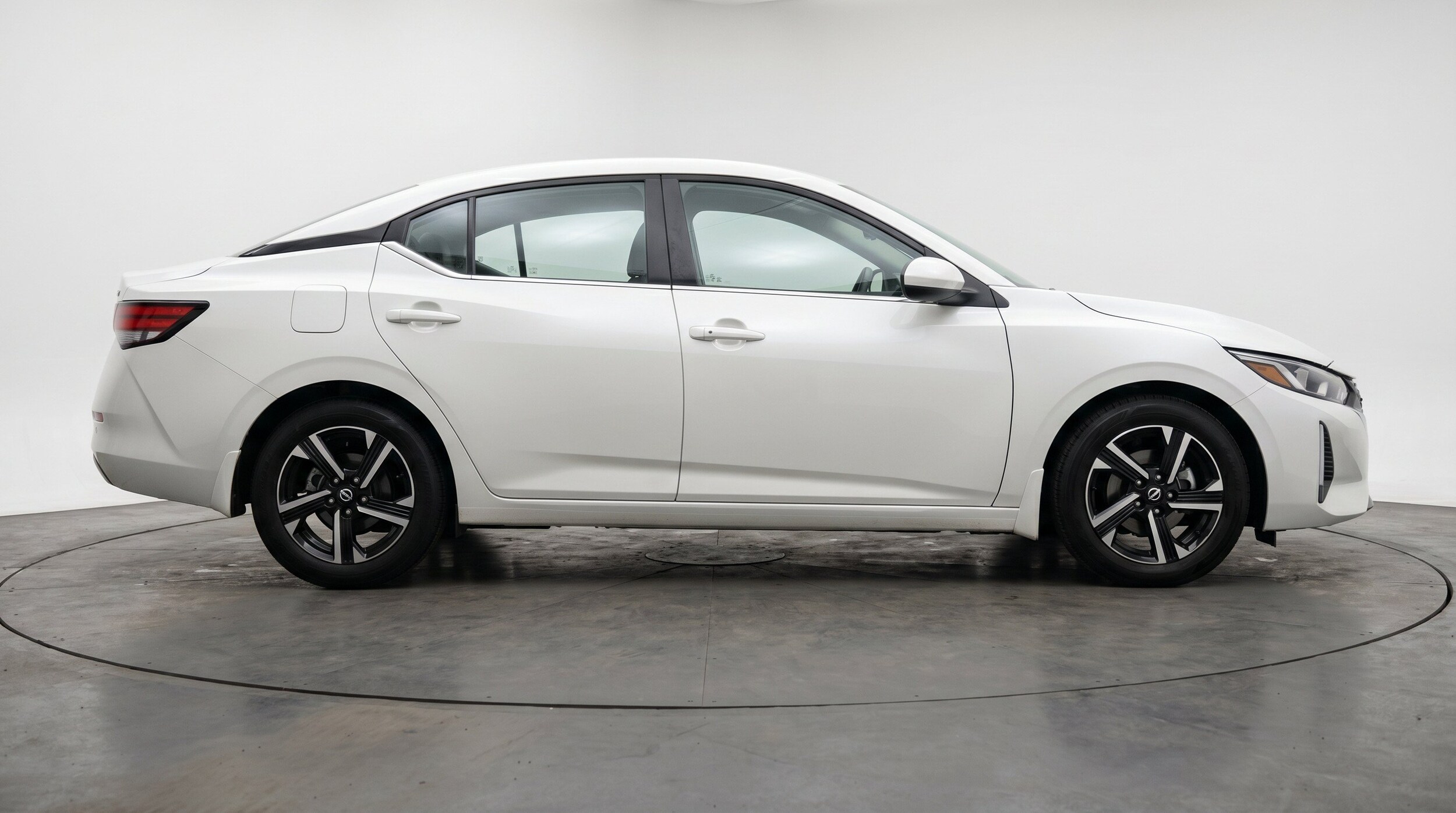 Thumbnail: 2025 Nissan Sentra - 10