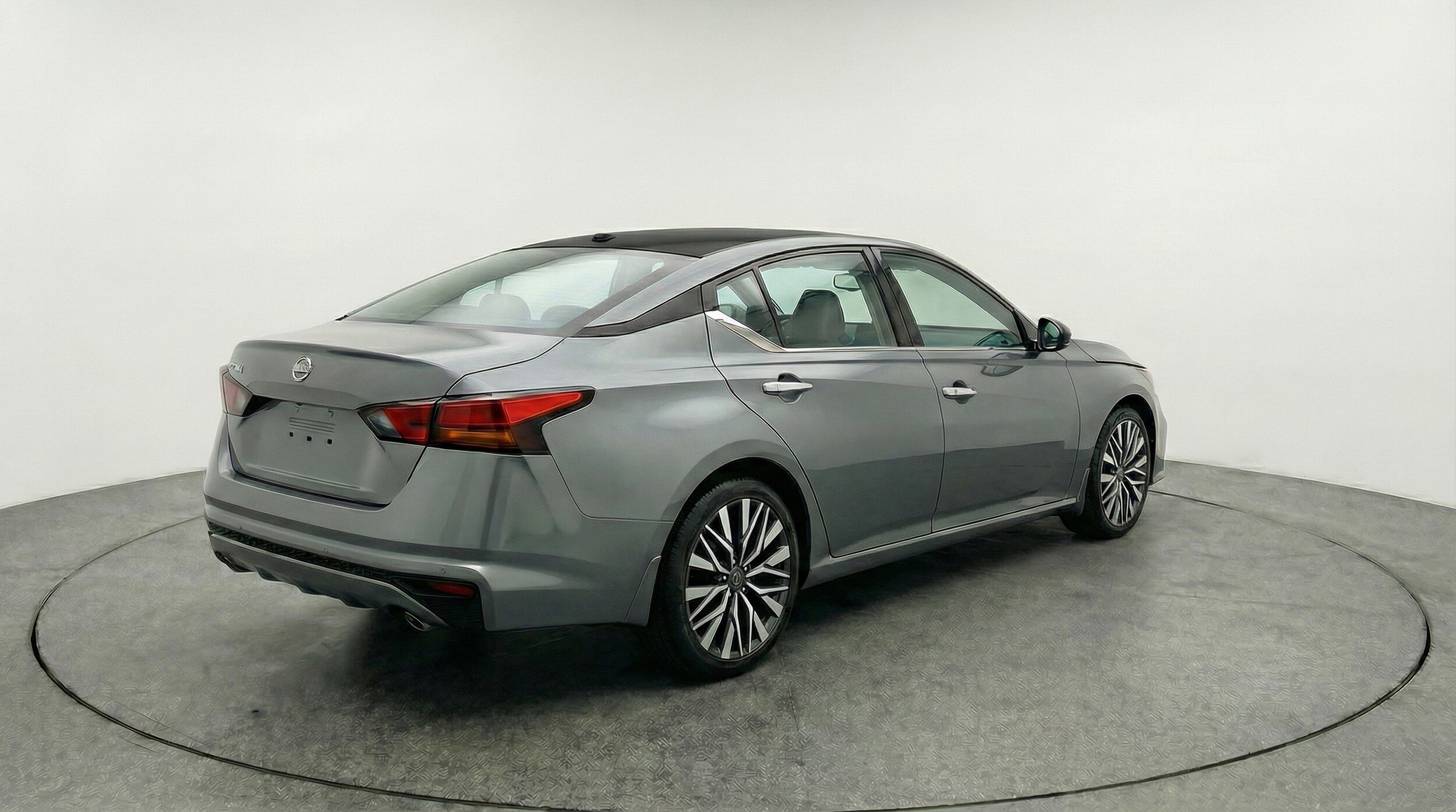 Thumbnail: 2025 Nissan Altima - 9