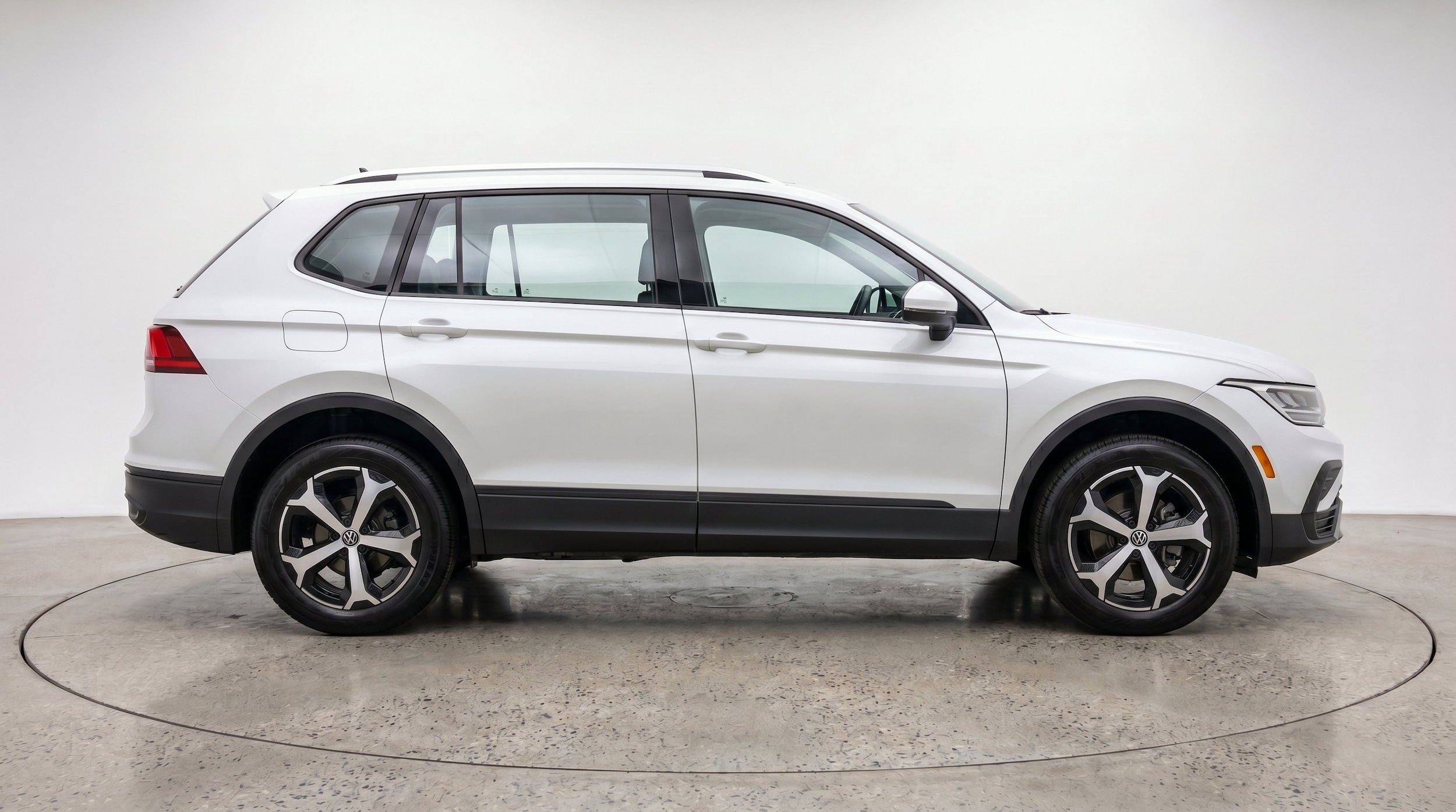 Thumbnail: 2026 Volkswagen Tiguan - 11