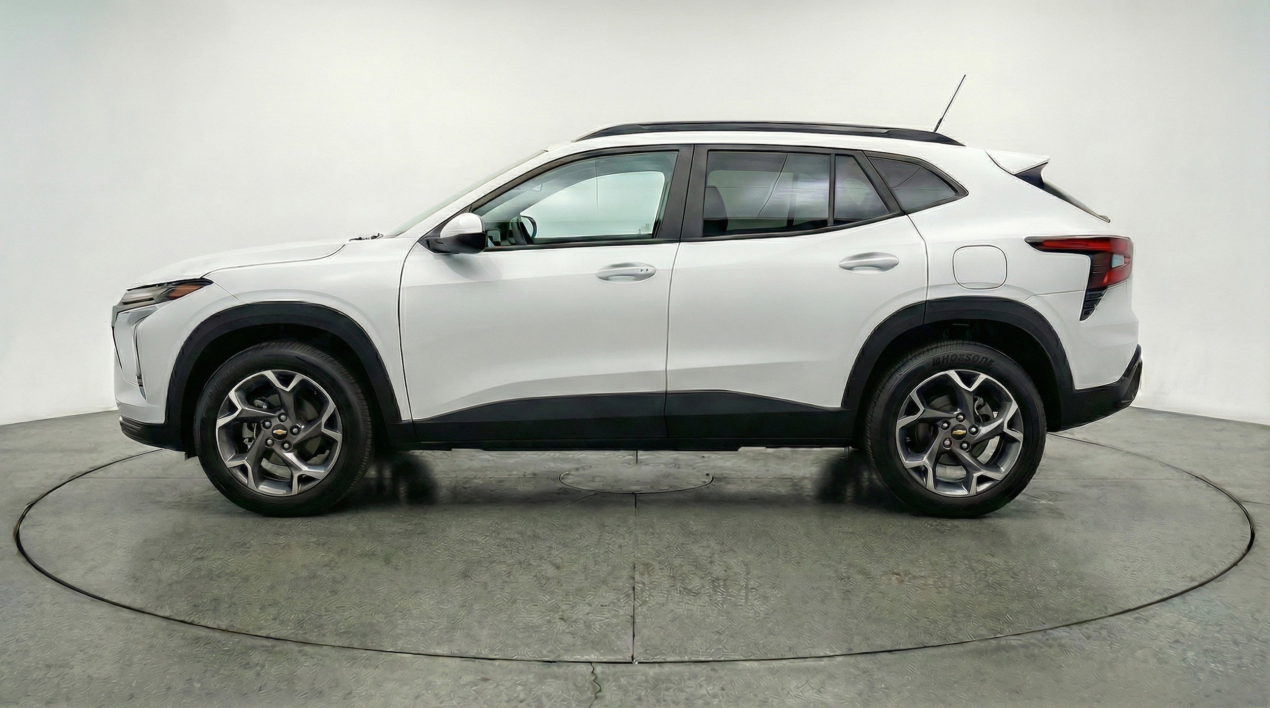Thumbnail: 2025 Chevrolet Trax - 5