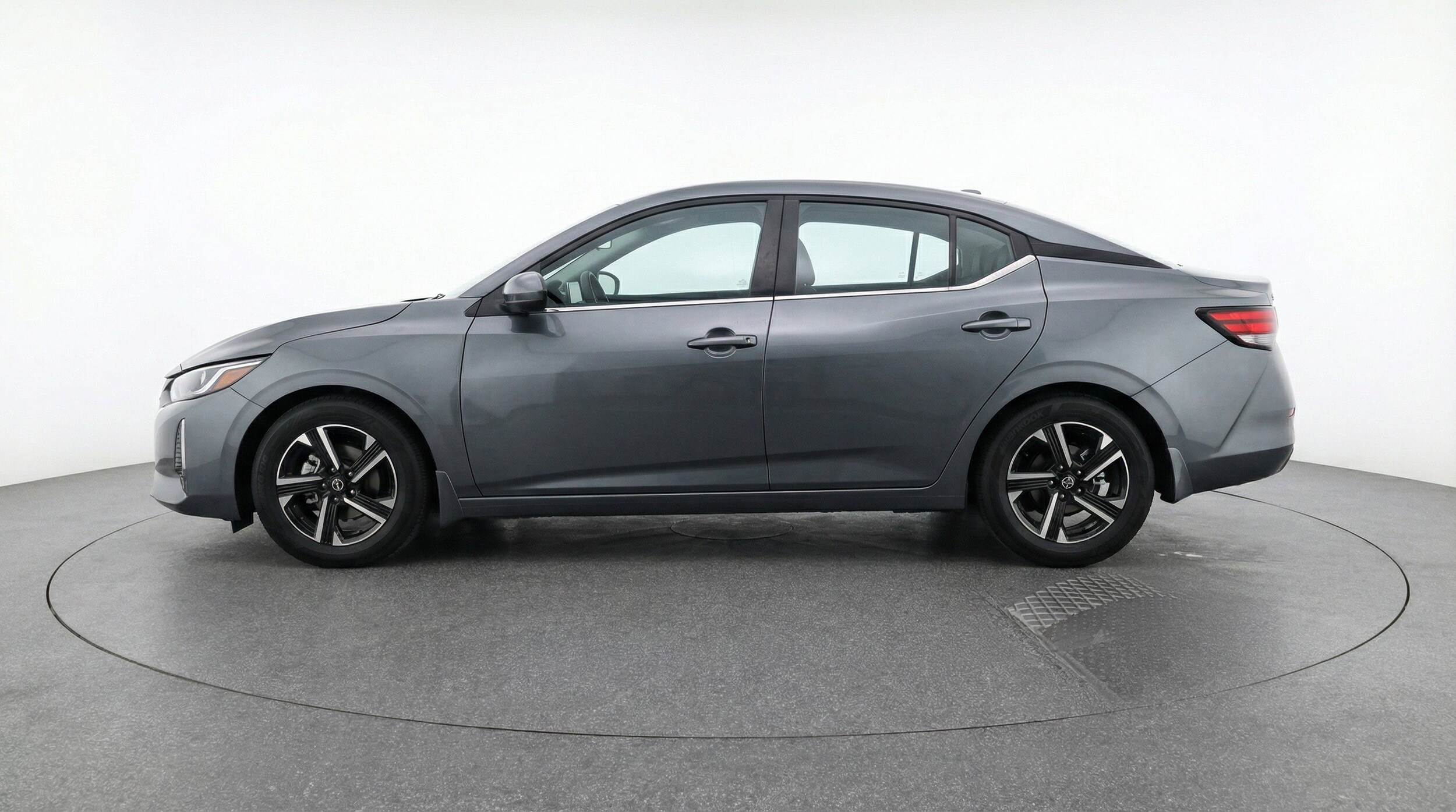Thumbnail: 2025 Nissan Sentra - 5