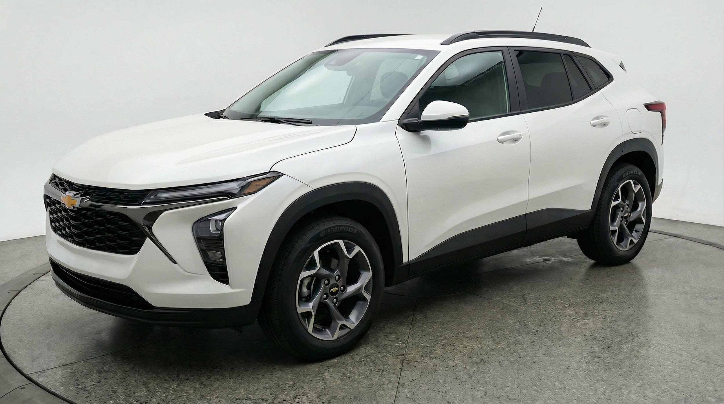 Thumbnail: 2025 Chevrolet Trax - 3