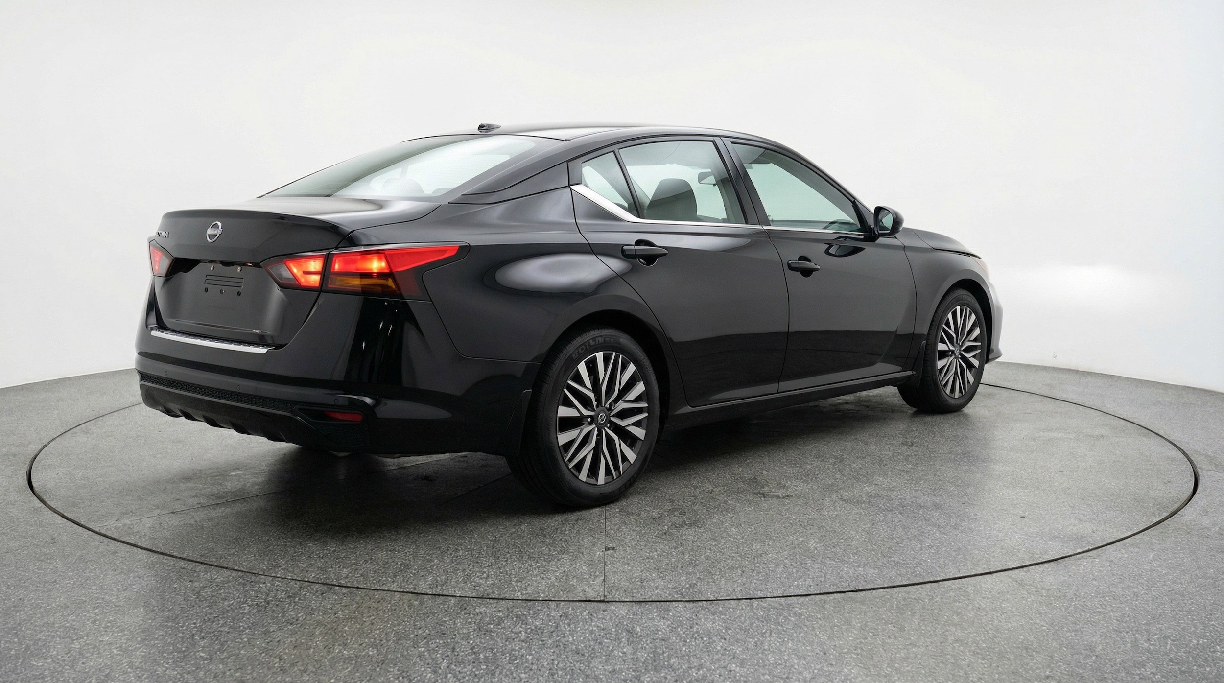 Thumbnail: 2025 Nissan Altima - 9