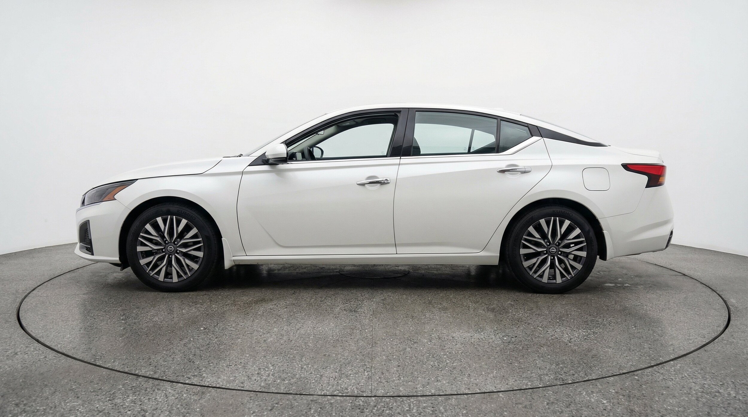 Thumbnail: 2025 Nissan Altima - 5