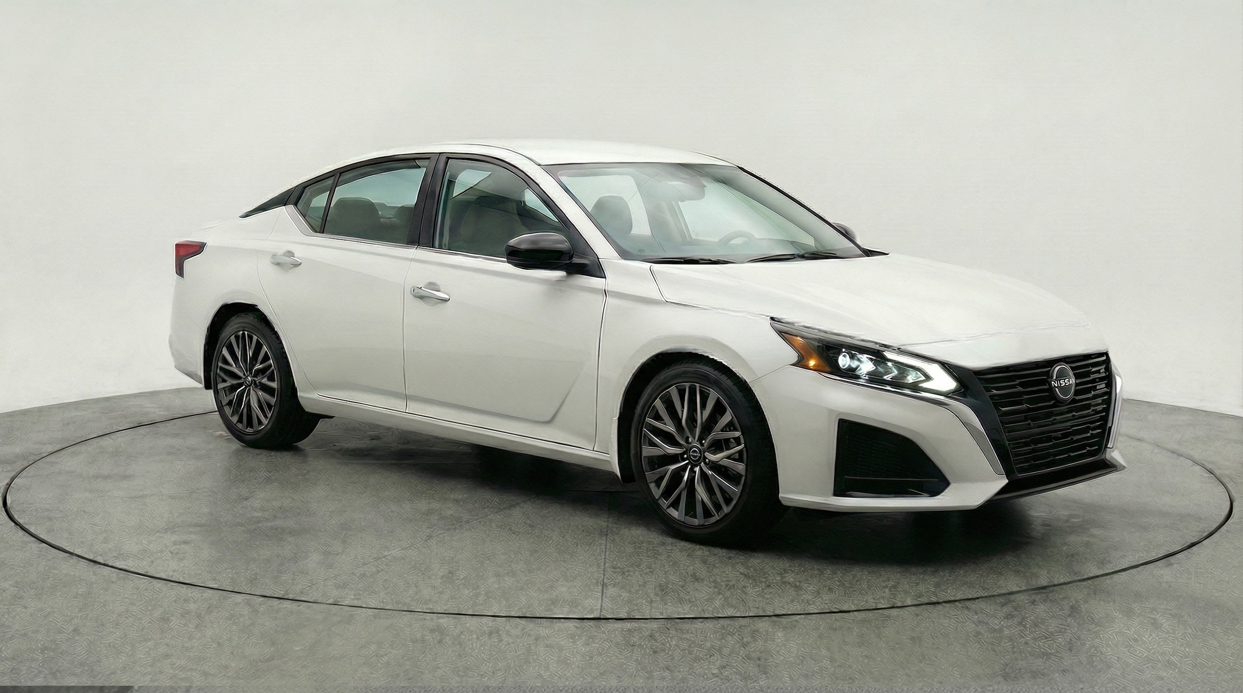 Thumbnail: 2025 Nissan Altima - 1