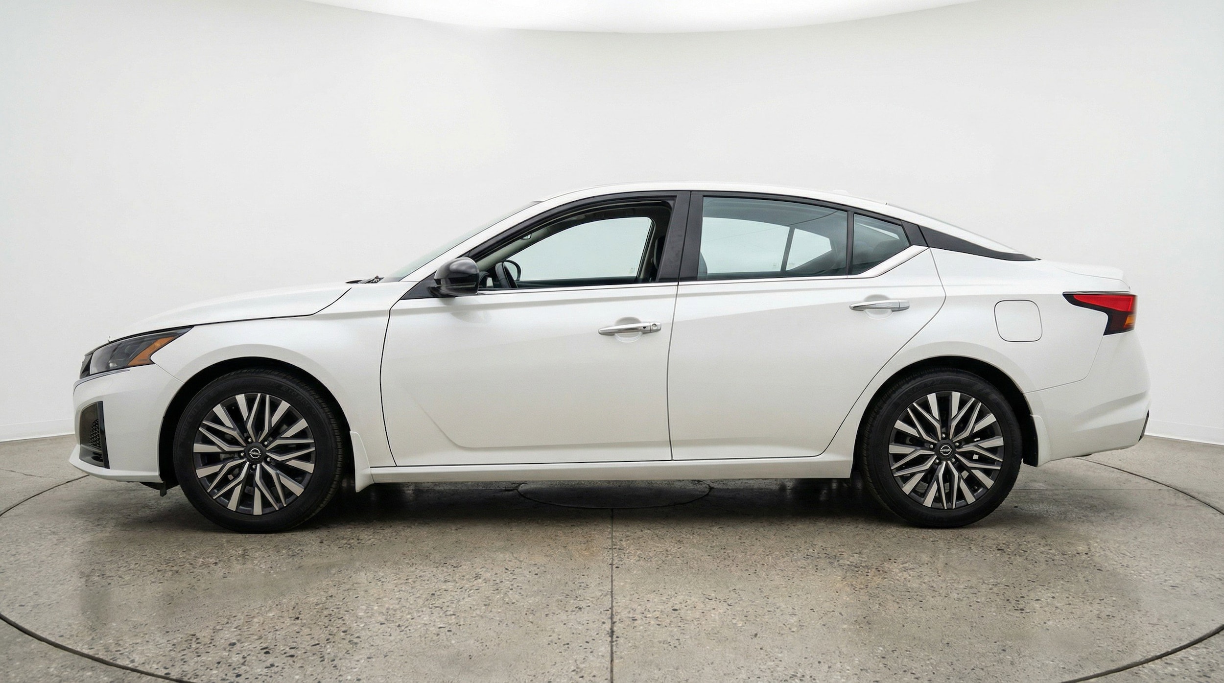 Thumbnail: 2025 Nissan Altima - 5