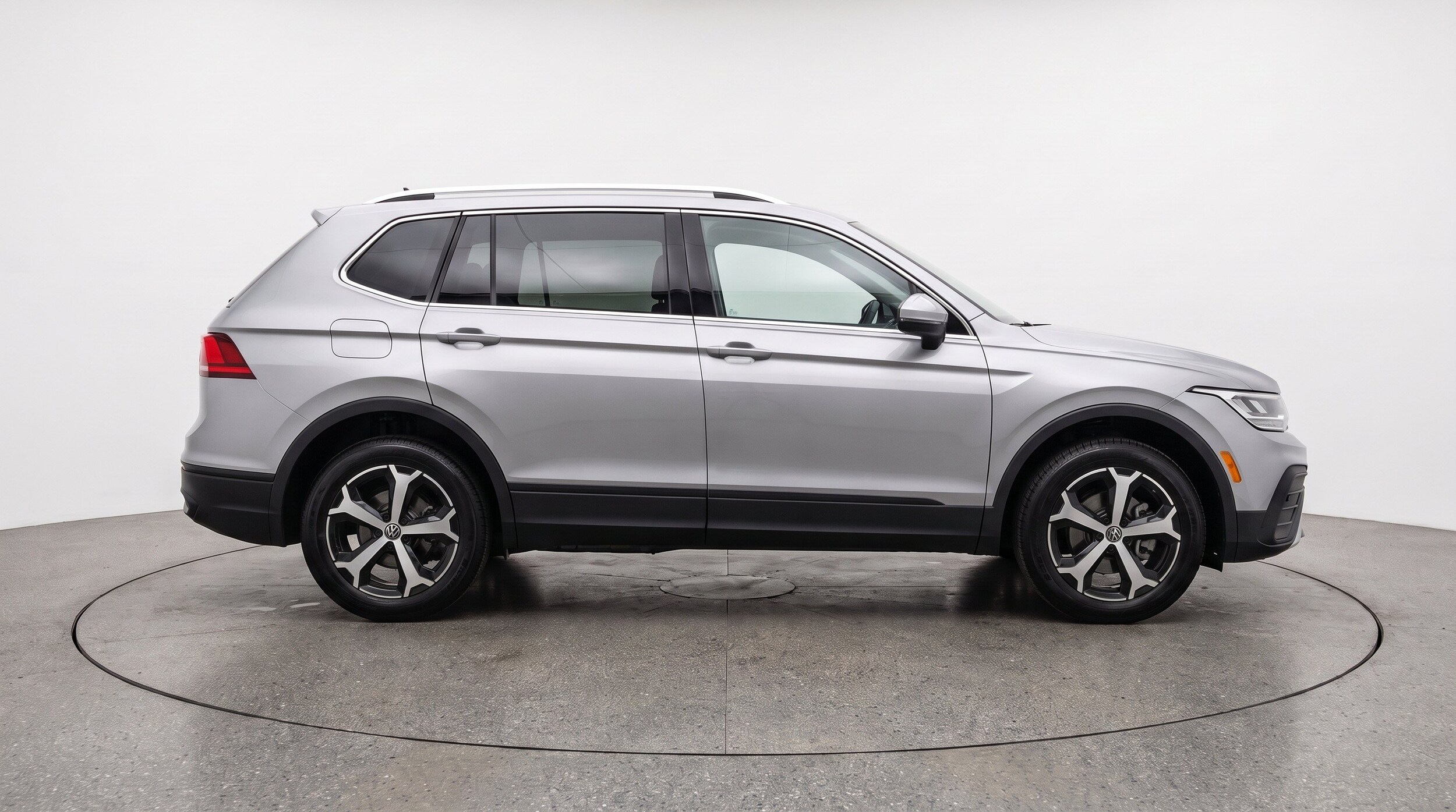 Thumbnail: 2026 Volkswagen Tiguan - 10