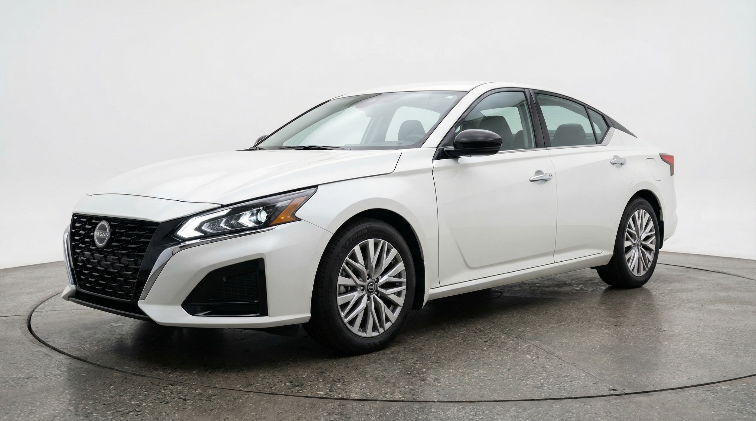 Thumbnail: 2025 Nissan Altima - 3