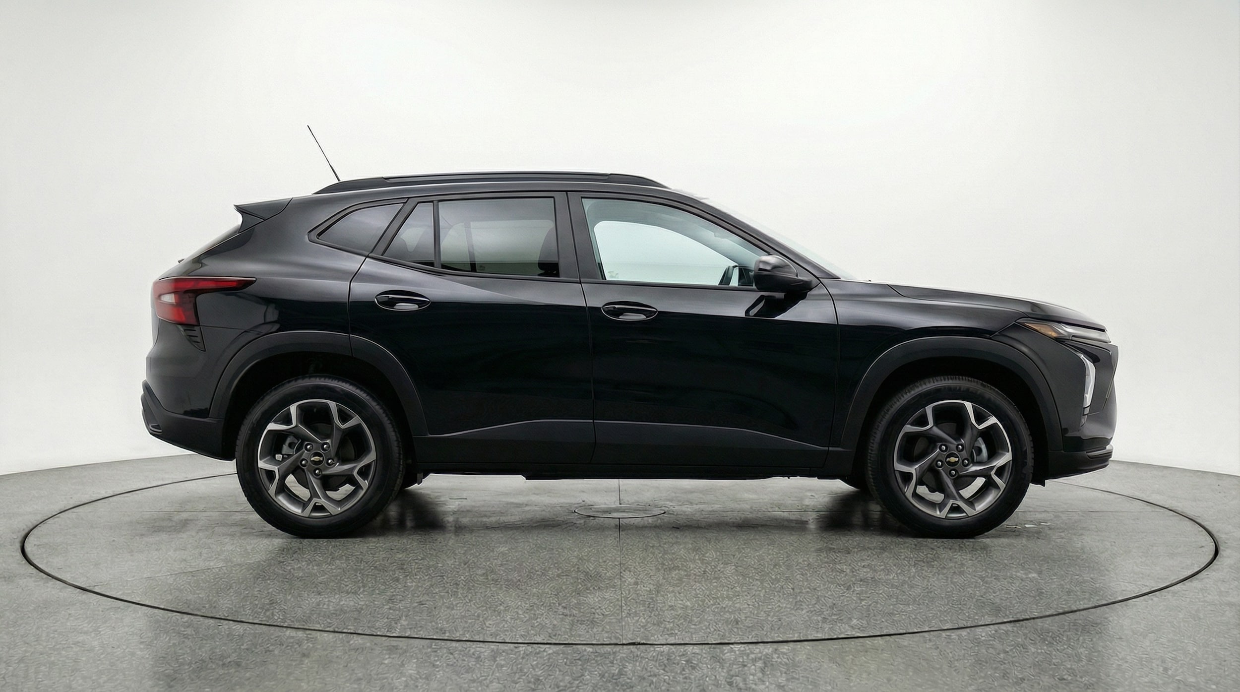 Thumbnail: 2025 Chevrolet Trax - 8