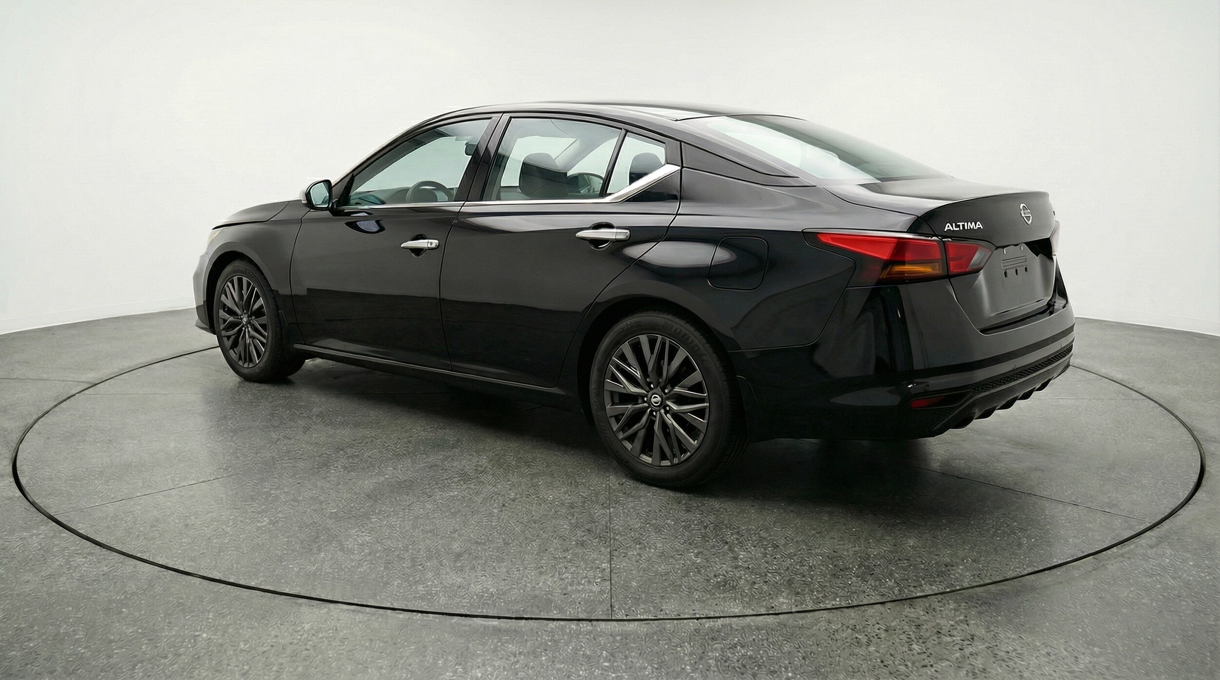 Thumbnail: 2025 Nissan Altima - 5