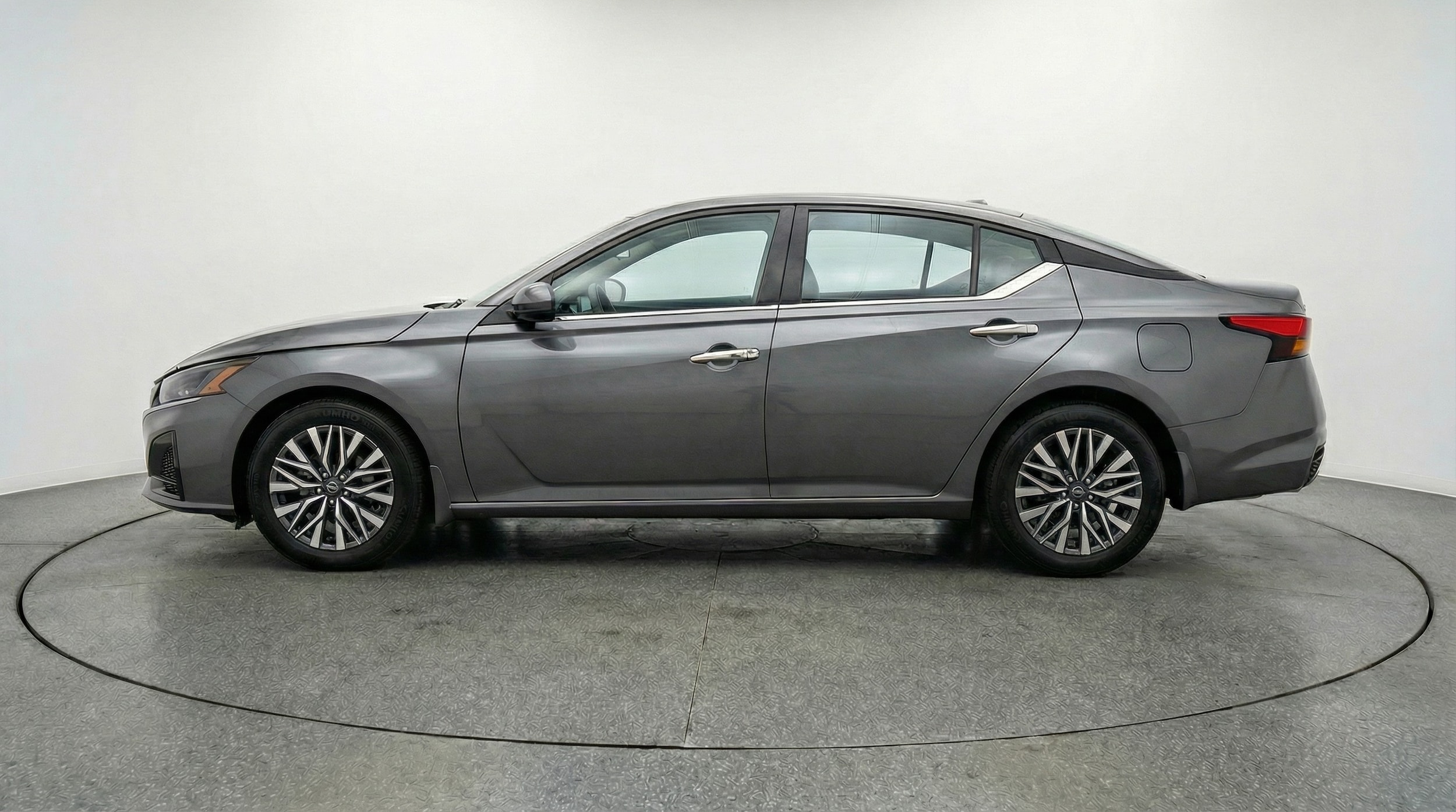 Thumbnail: 2025 Nissan Altima - 4