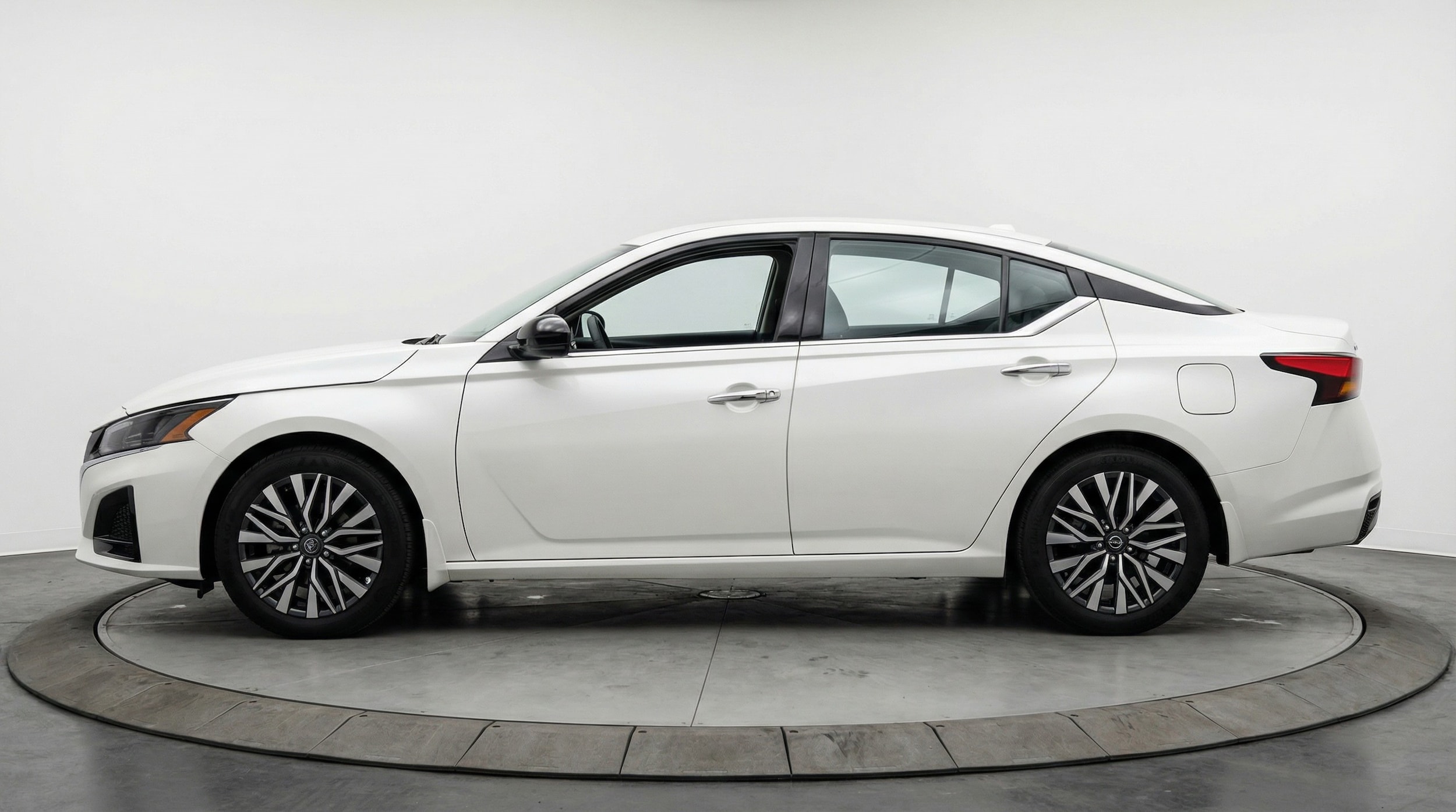 Thumbnail: 2025 Nissan Altima - 4