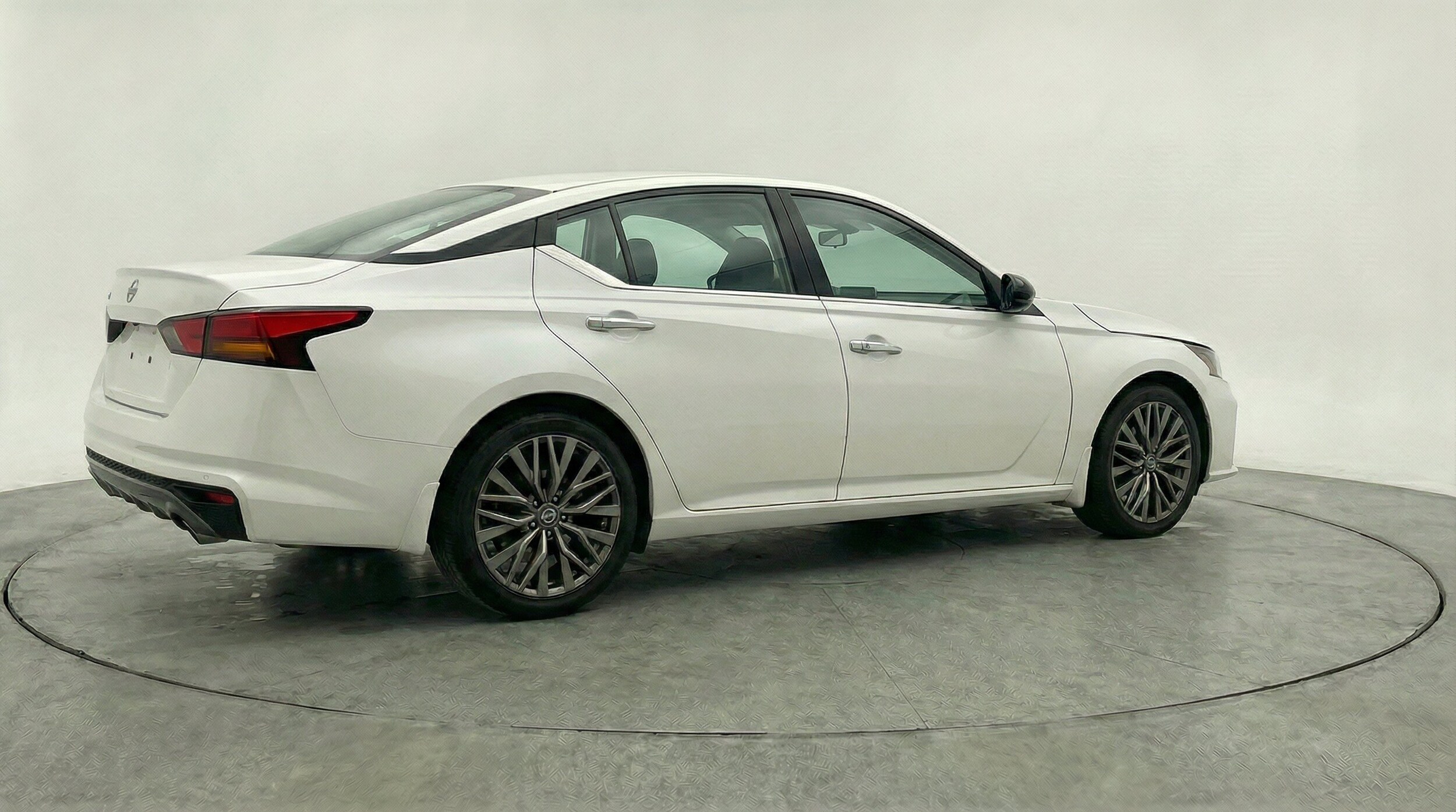 Thumbnail: 2025 Nissan Altima - 9