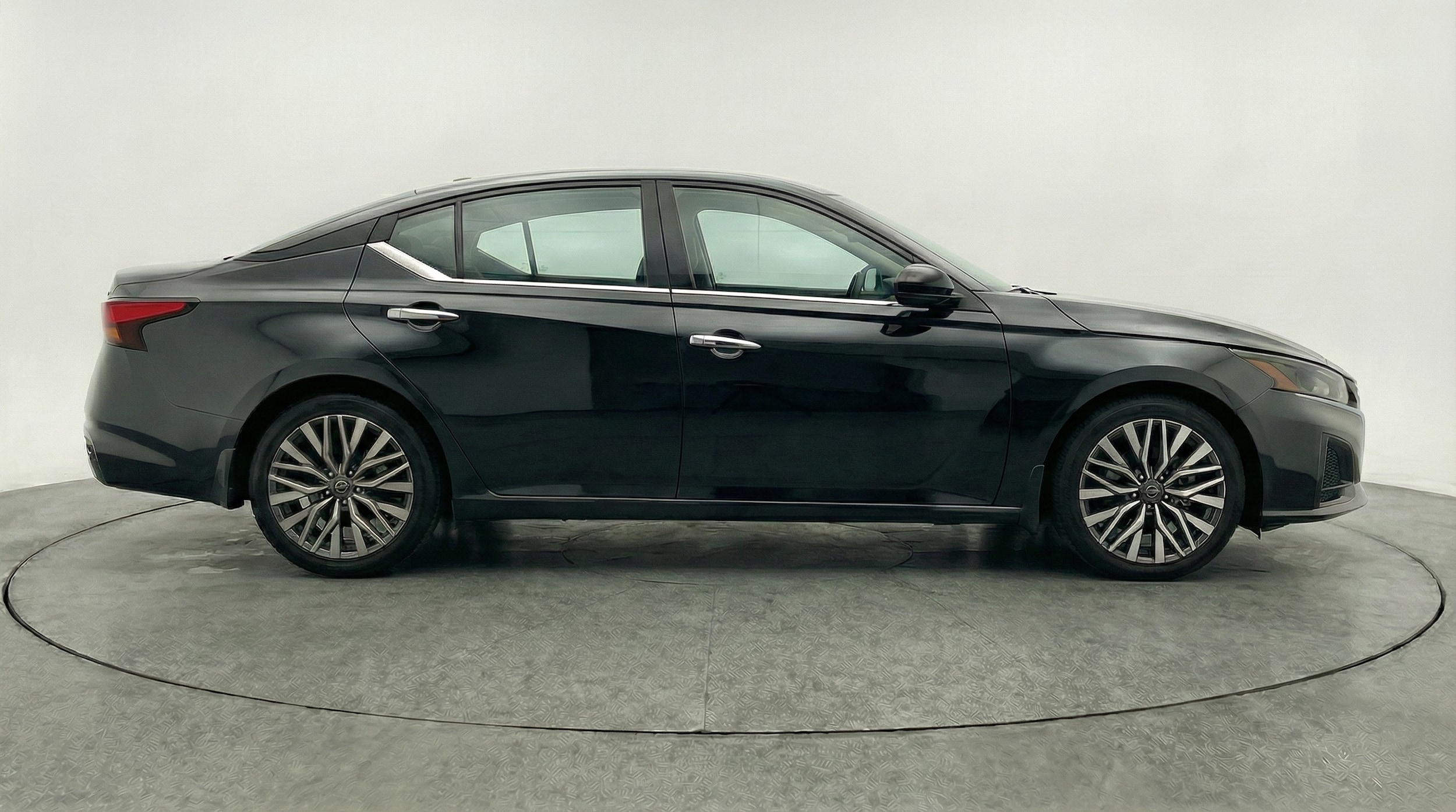 Thumbnail: 2025 Nissan Altima - 8