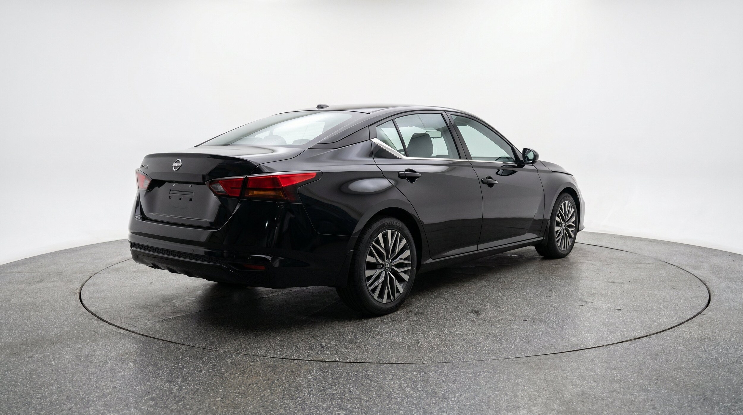 Thumbnail: 2025 Nissan Altima - 9