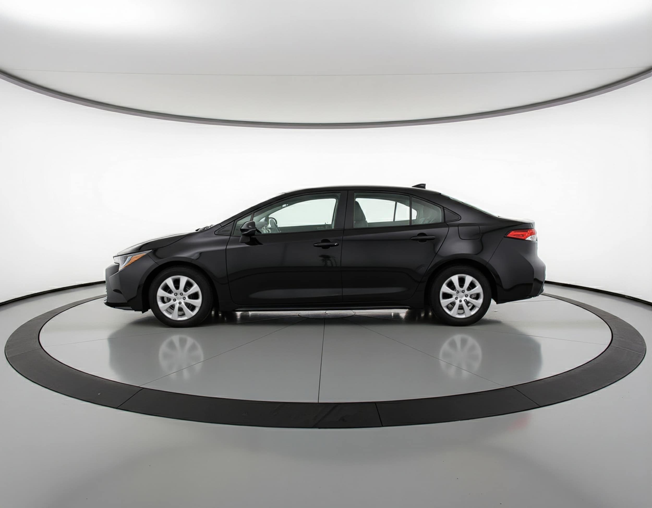 Thumbnail: 2025 Toyota Corolla - 4