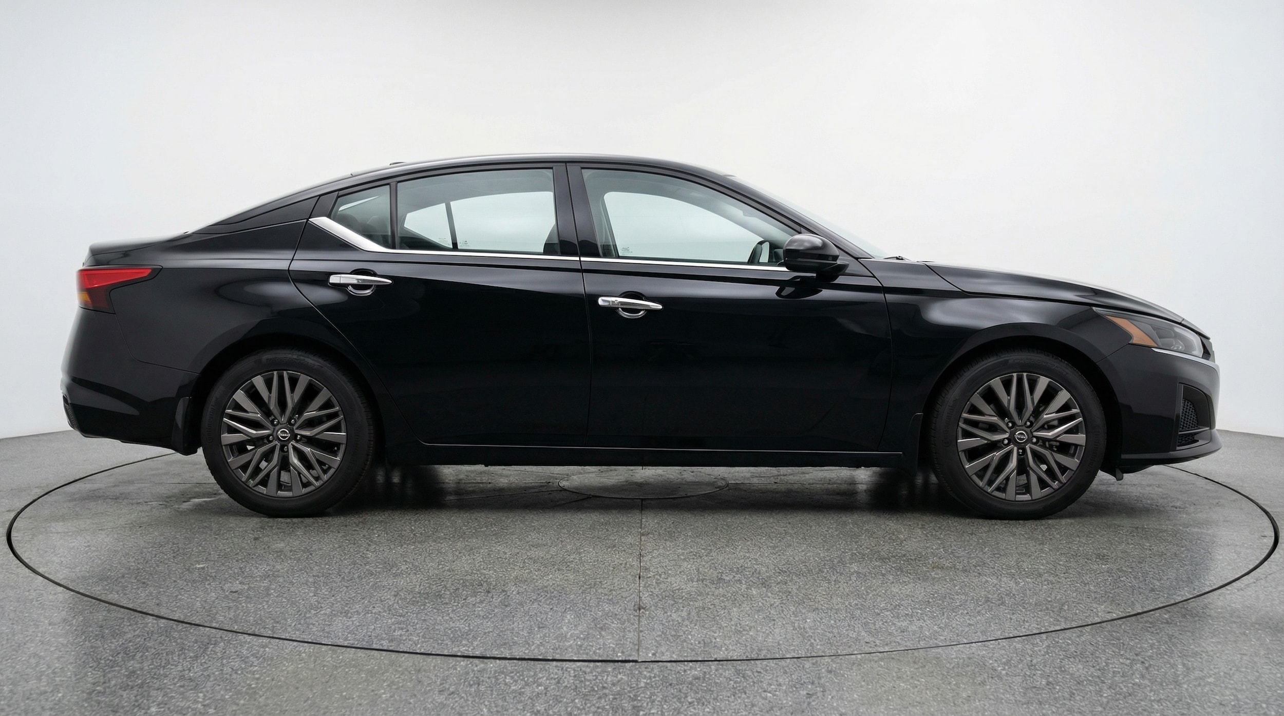 Thumbnail: 2025 Nissan Altima - 8