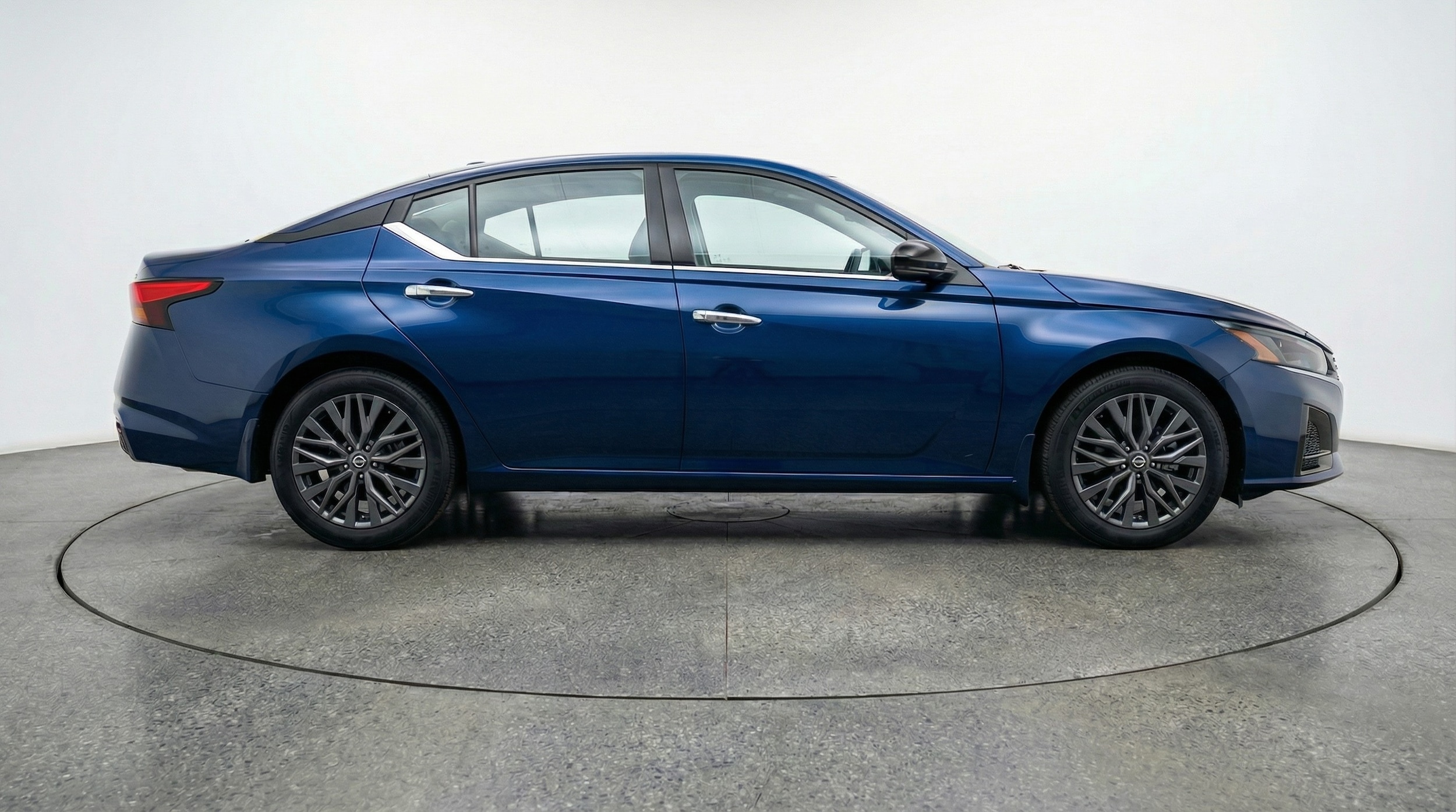 Thumbnail: 2025 Nissan Altima - 8