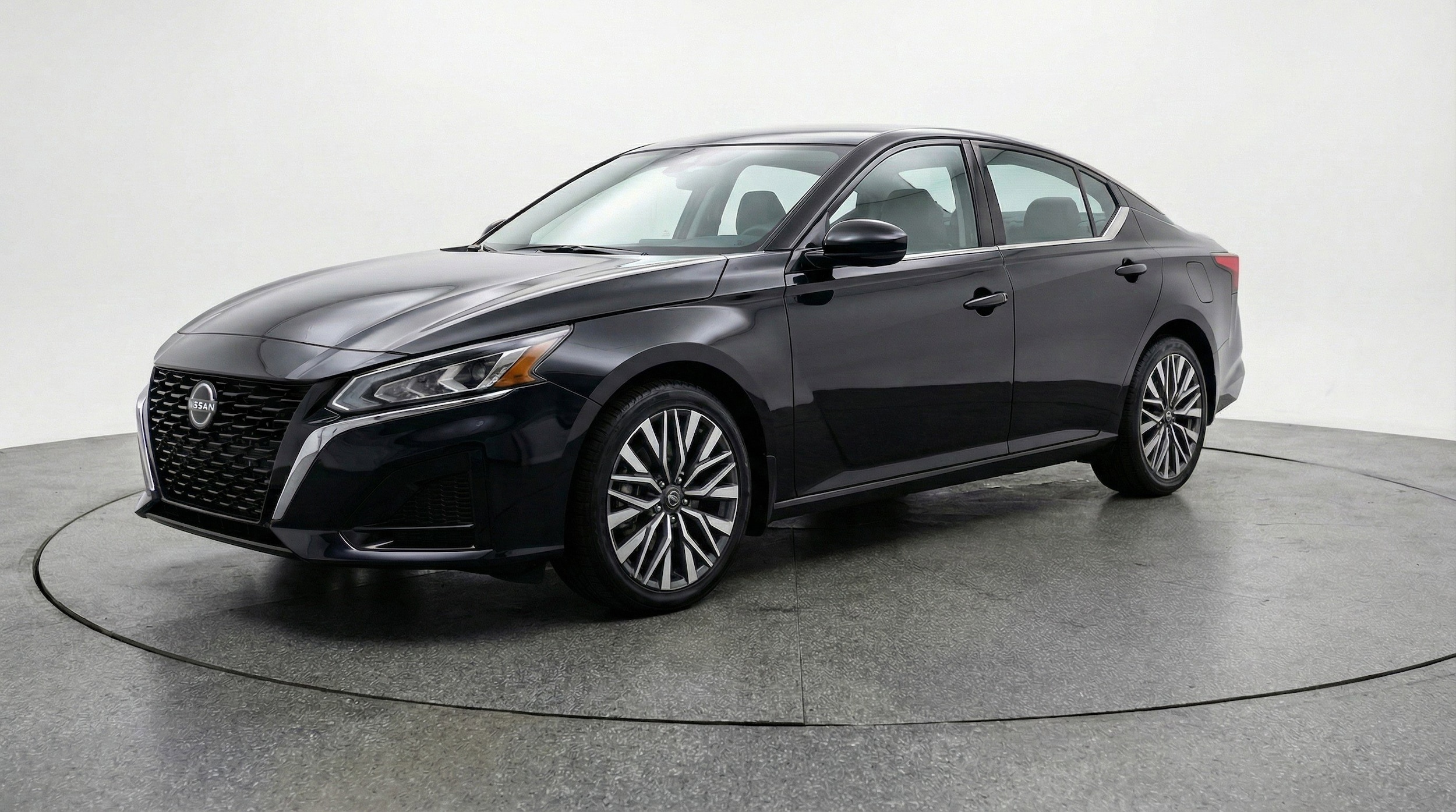 Thumbnail: 2025 Nissan Altima - 3