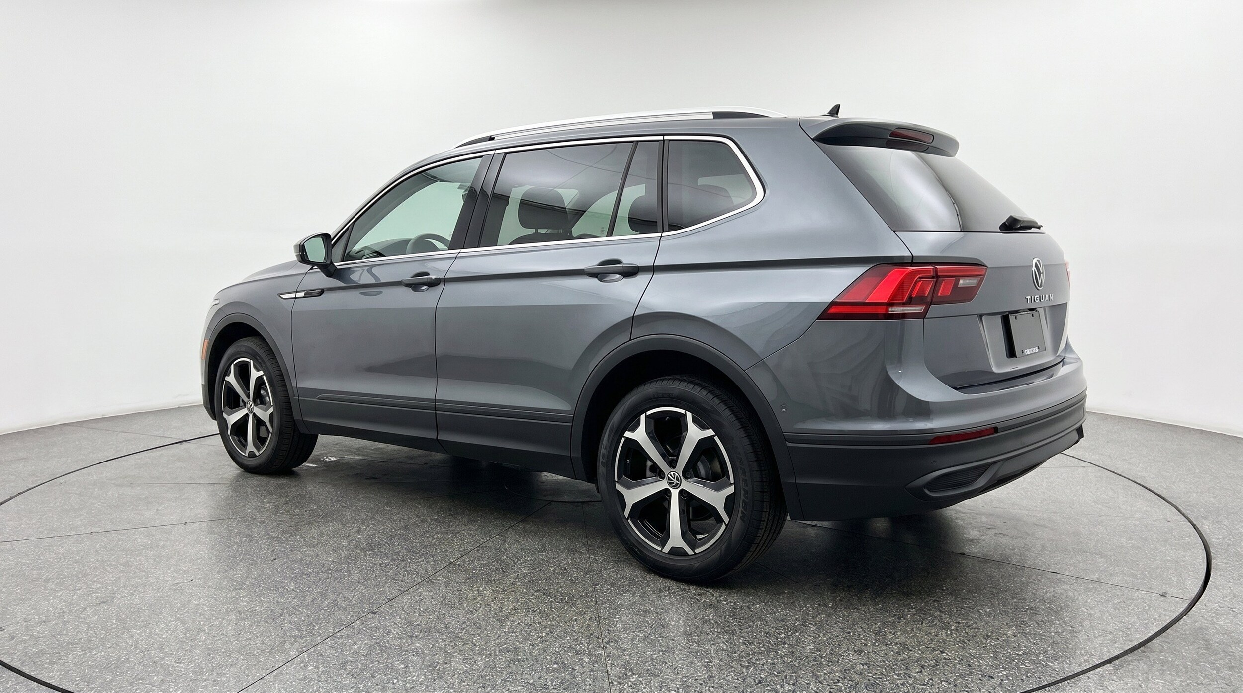Thumbnail: 2026 Volkswagen Tiguan - 6