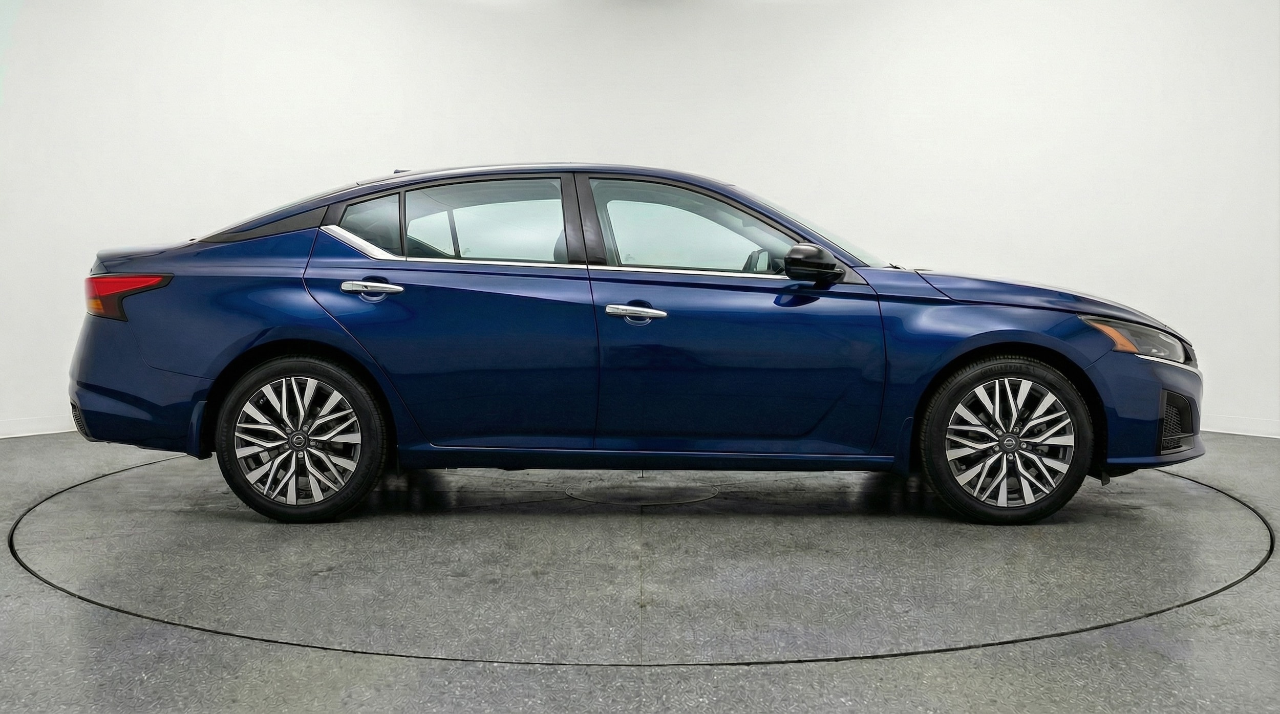 Thumbnail: 2025 Nissan Altima - 8