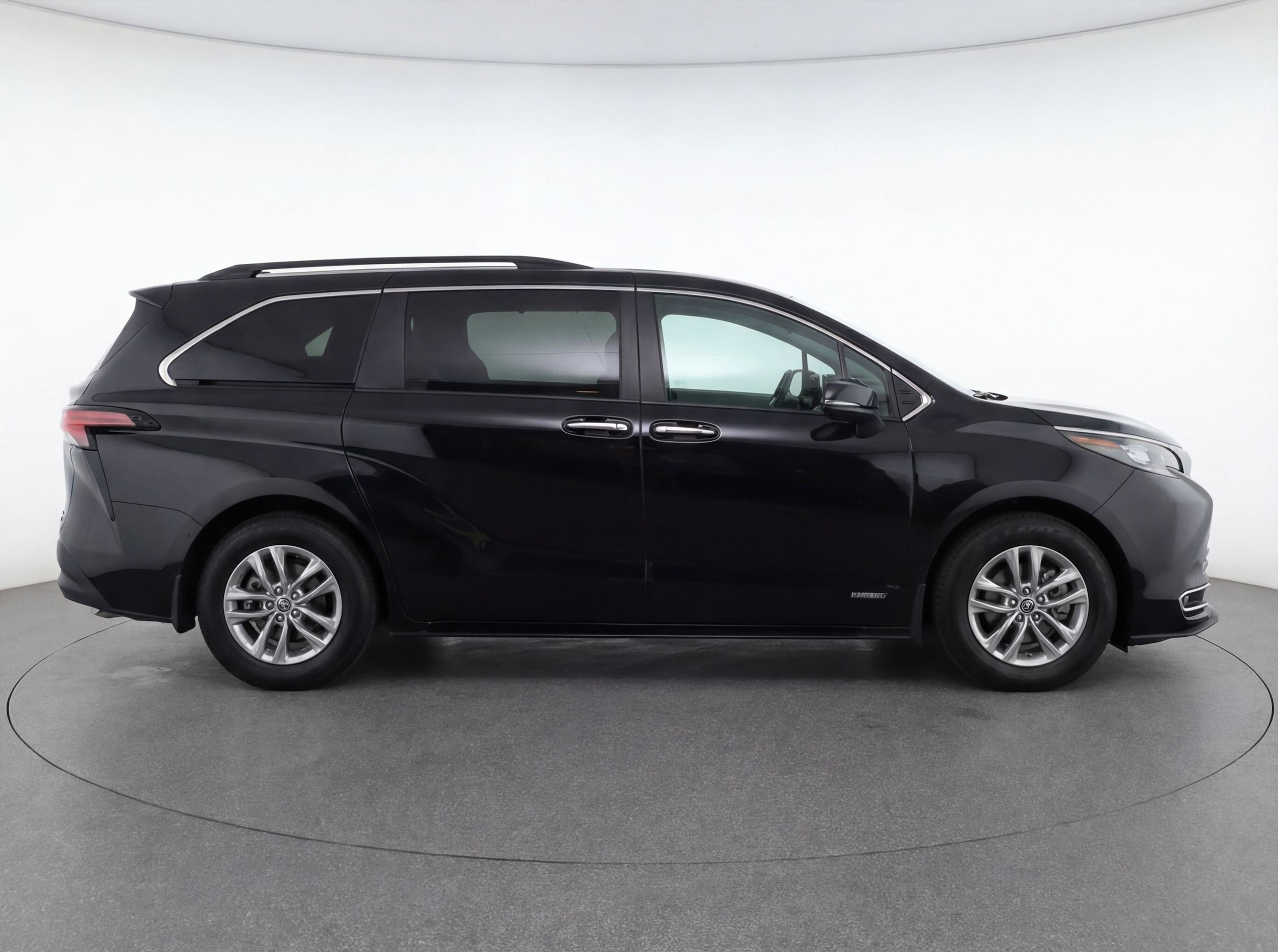 Thumbnail: 2024 Toyota Sienna - 11