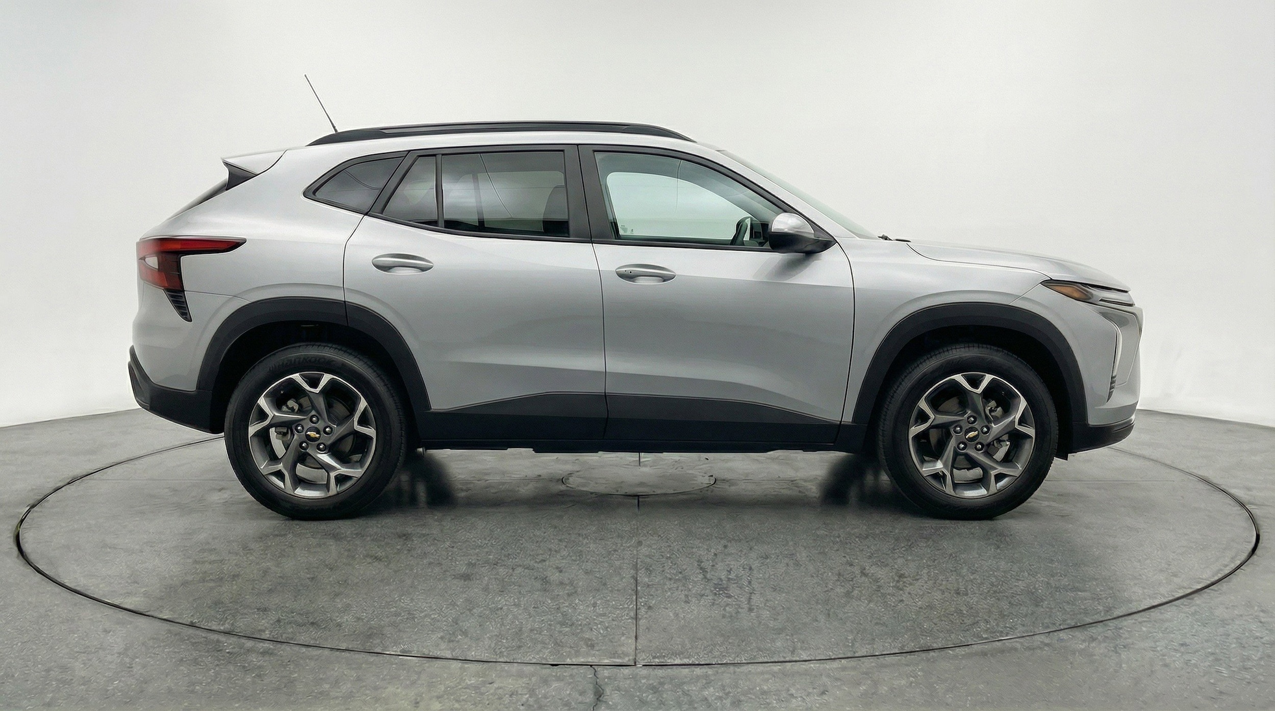 Thumbnail: 2025 Chevrolet Trax - 11