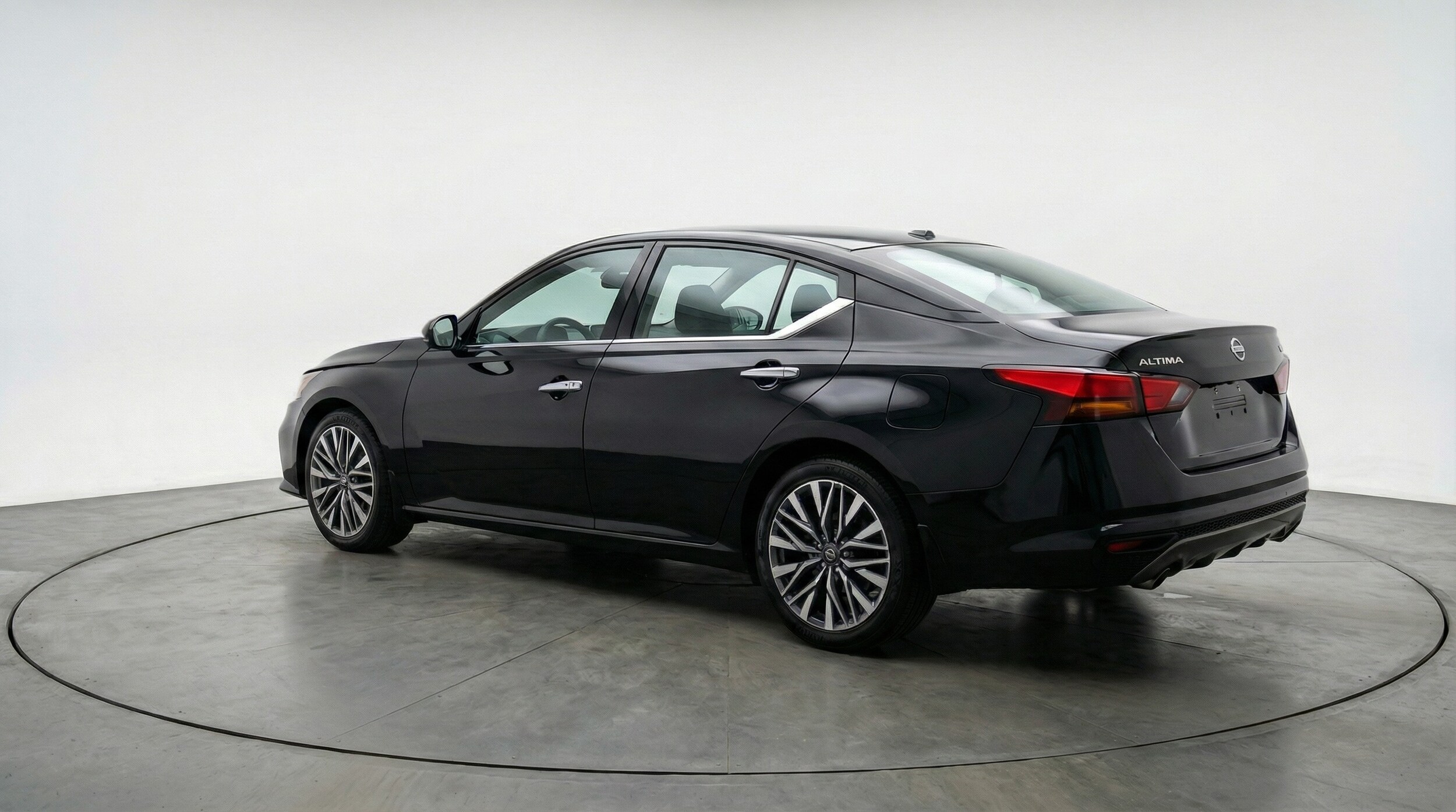 Thumbnail: 2025 Nissan Altima - 5