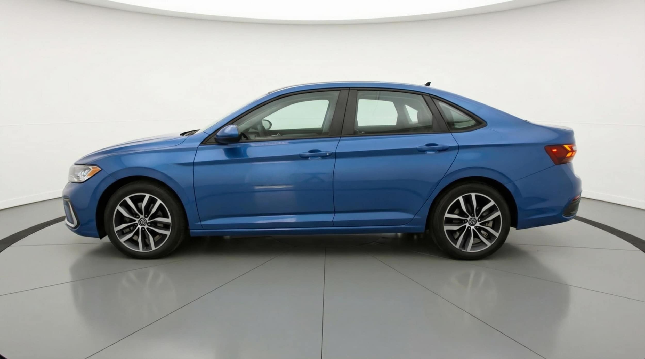 Thumbnail: 2025 Volkswagen Jetta - 4