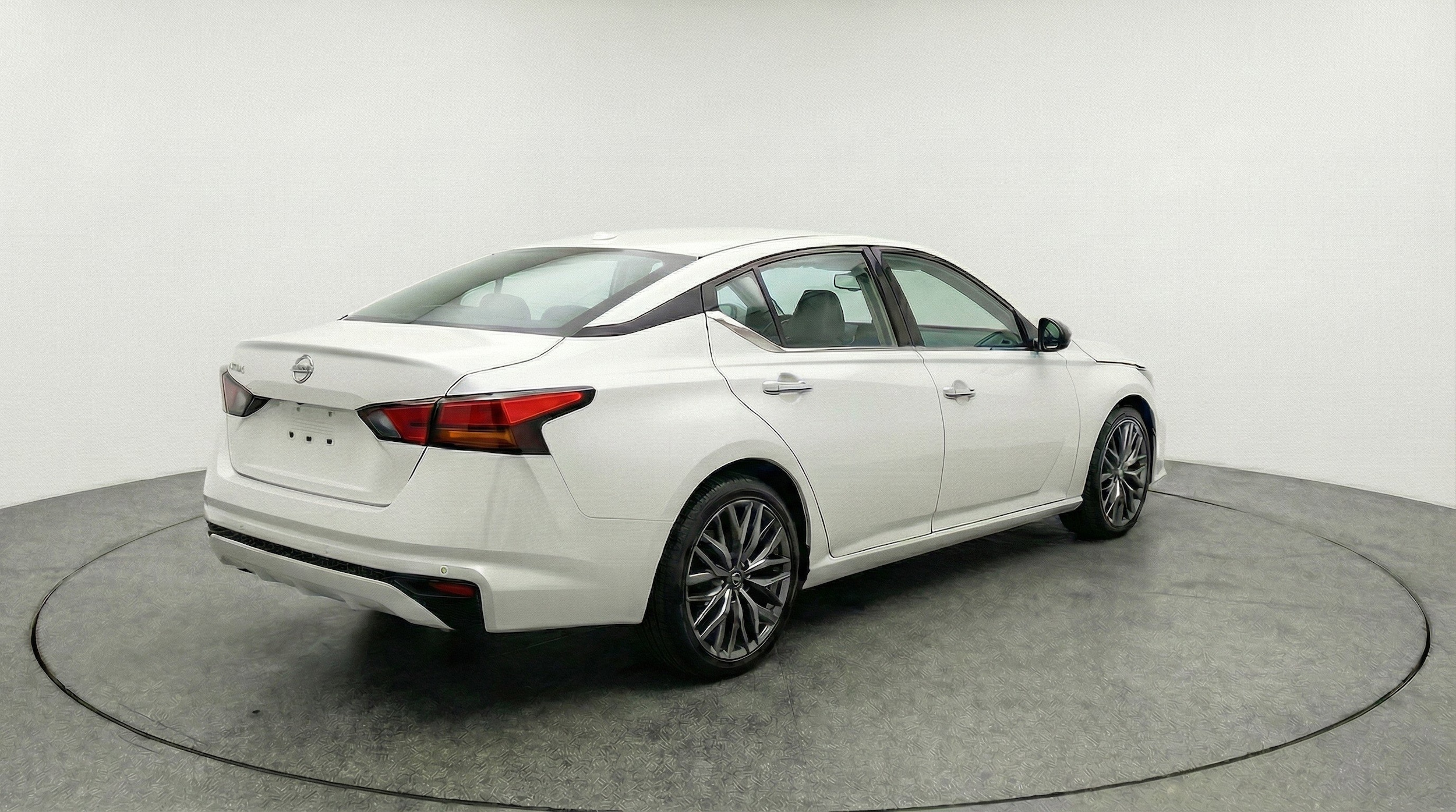 Thumbnail: 2025 Nissan Altima - 9