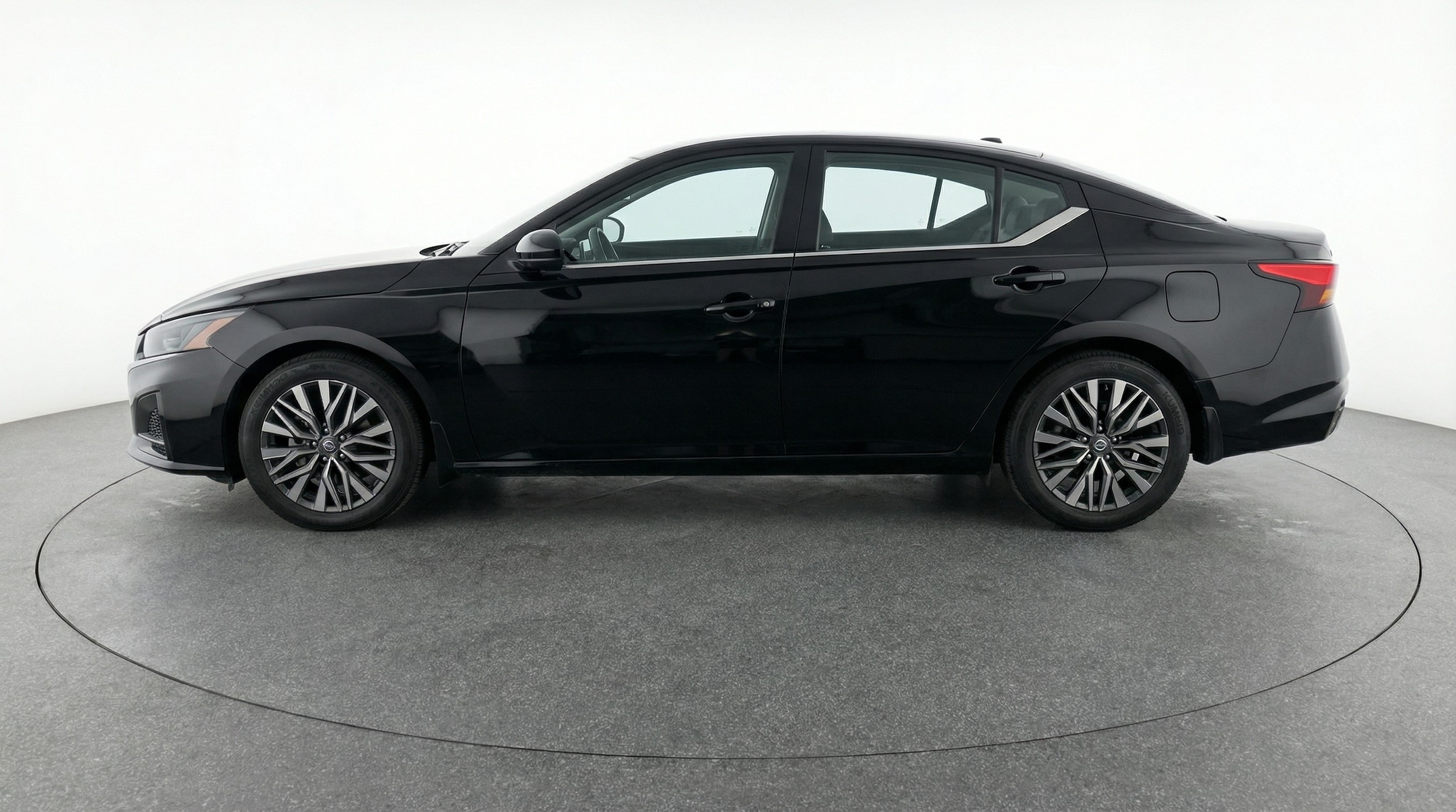 Thumbnail: 2025 Nissan Altima - 4