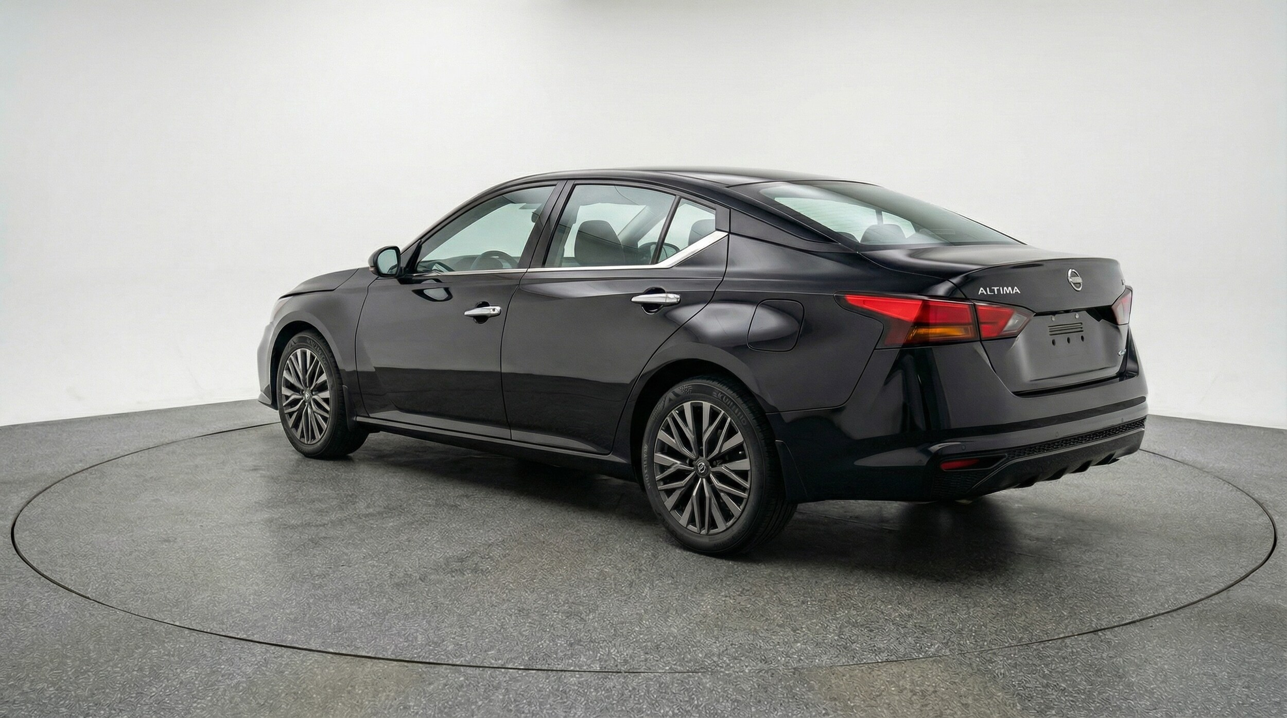 Thumbnail: 2025 Nissan Altima - 5