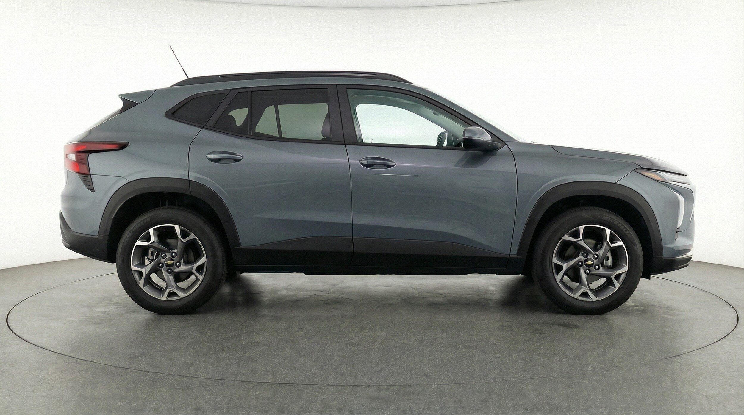 Thumbnail: 2025 Chevrolet Trax - 8