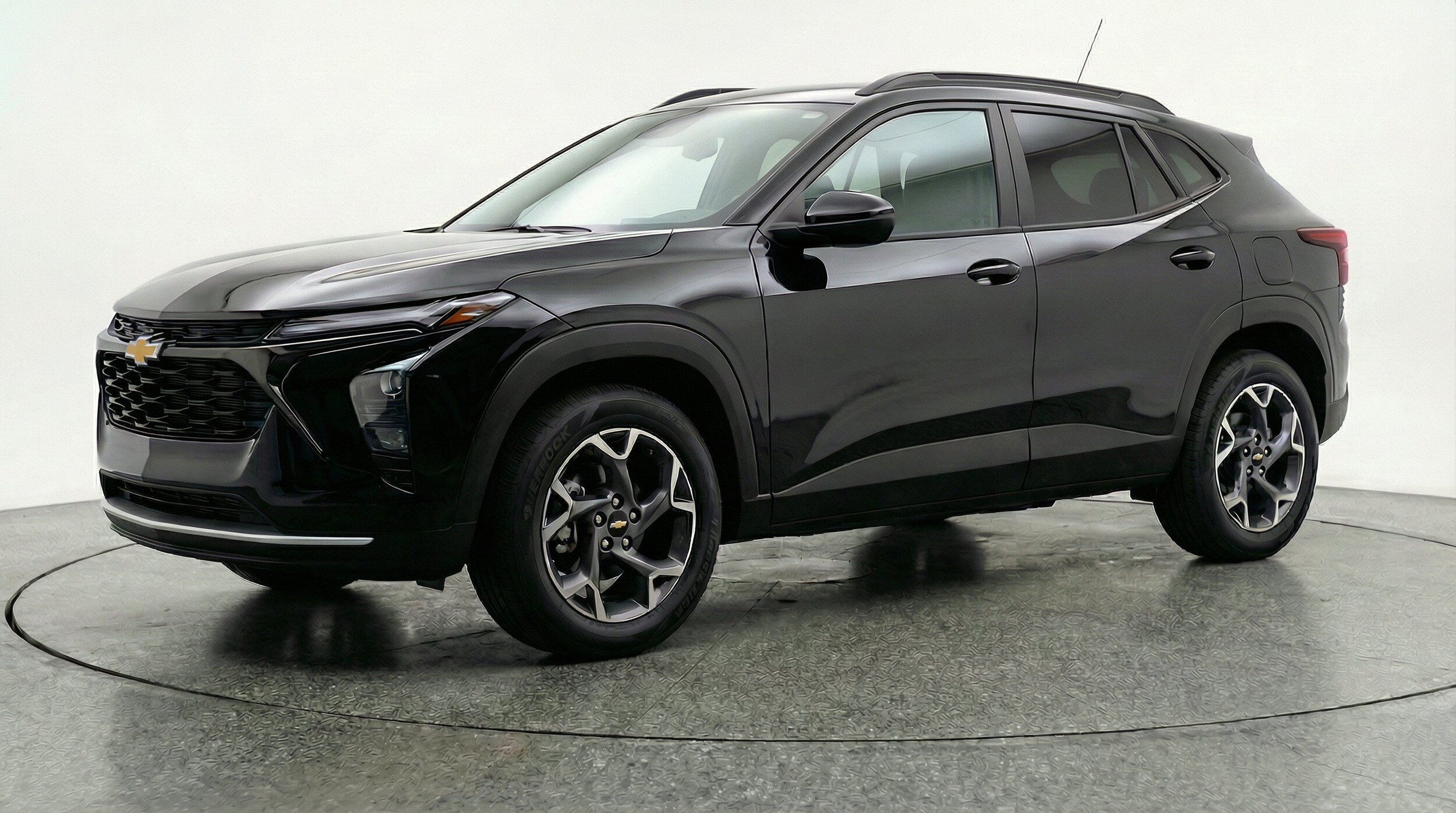 Thumbnail: 2025 Chevrolet Trax - 3
