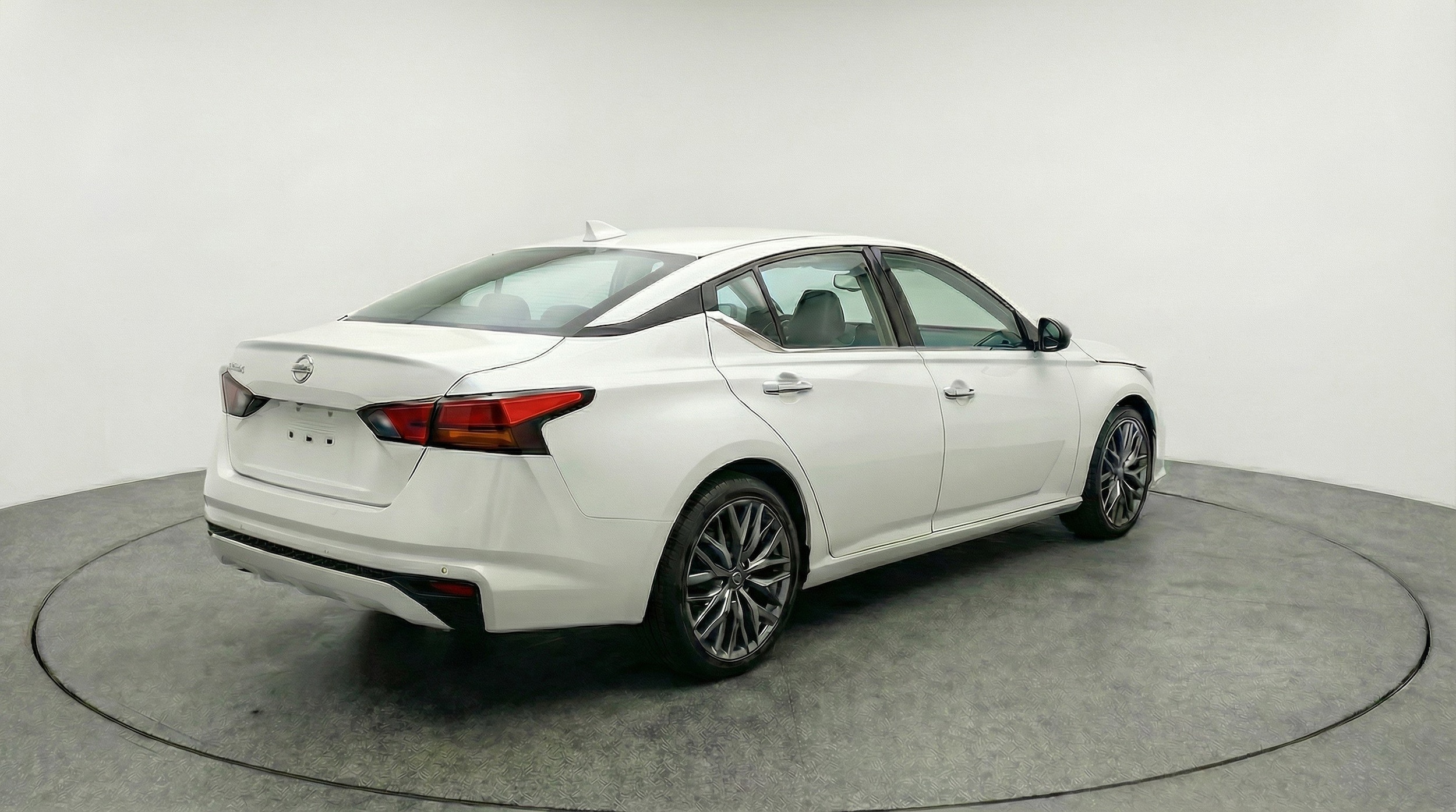 Thumbnail: 2025 Nissan Altima - 9