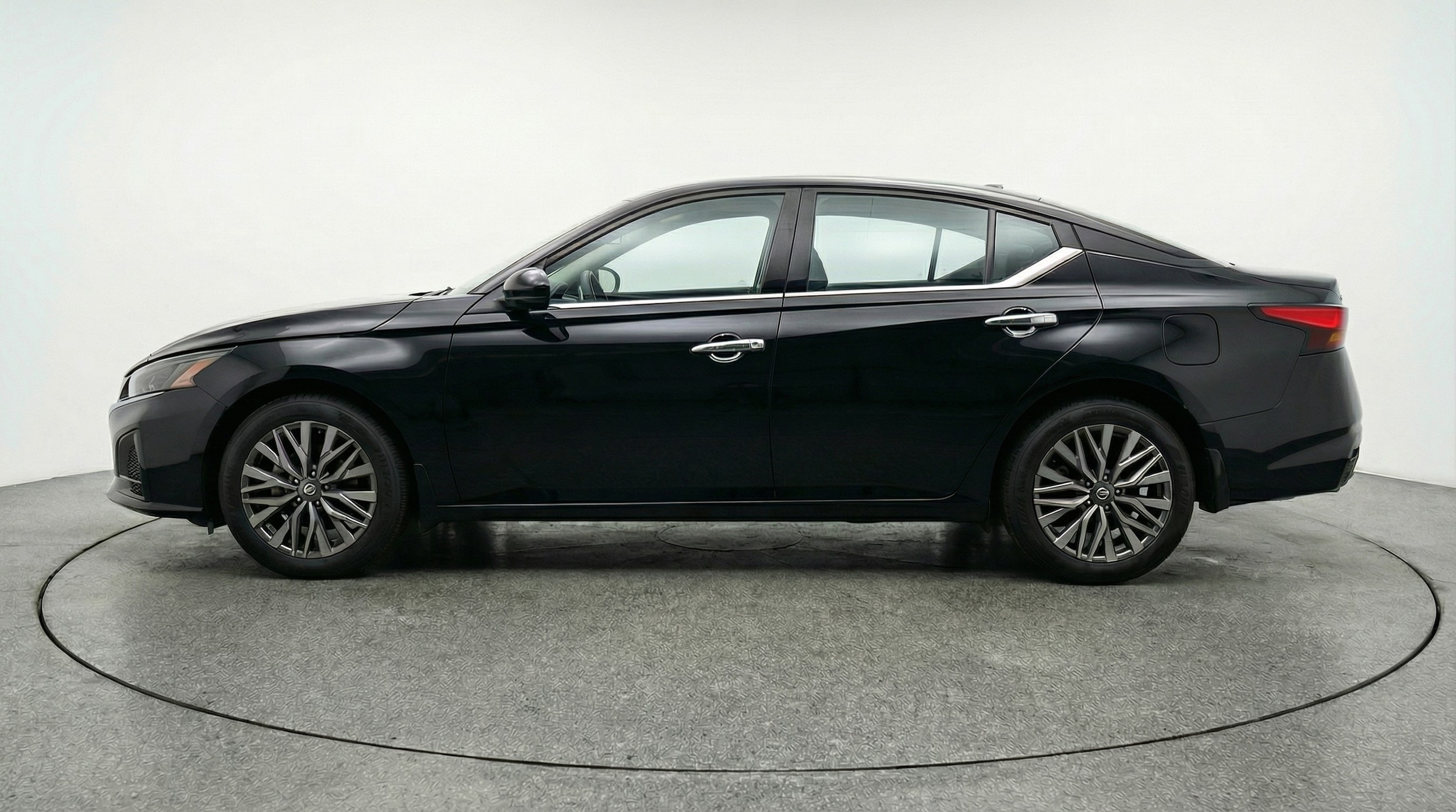 Thumbnail: 2025 Nissan Altima - 4