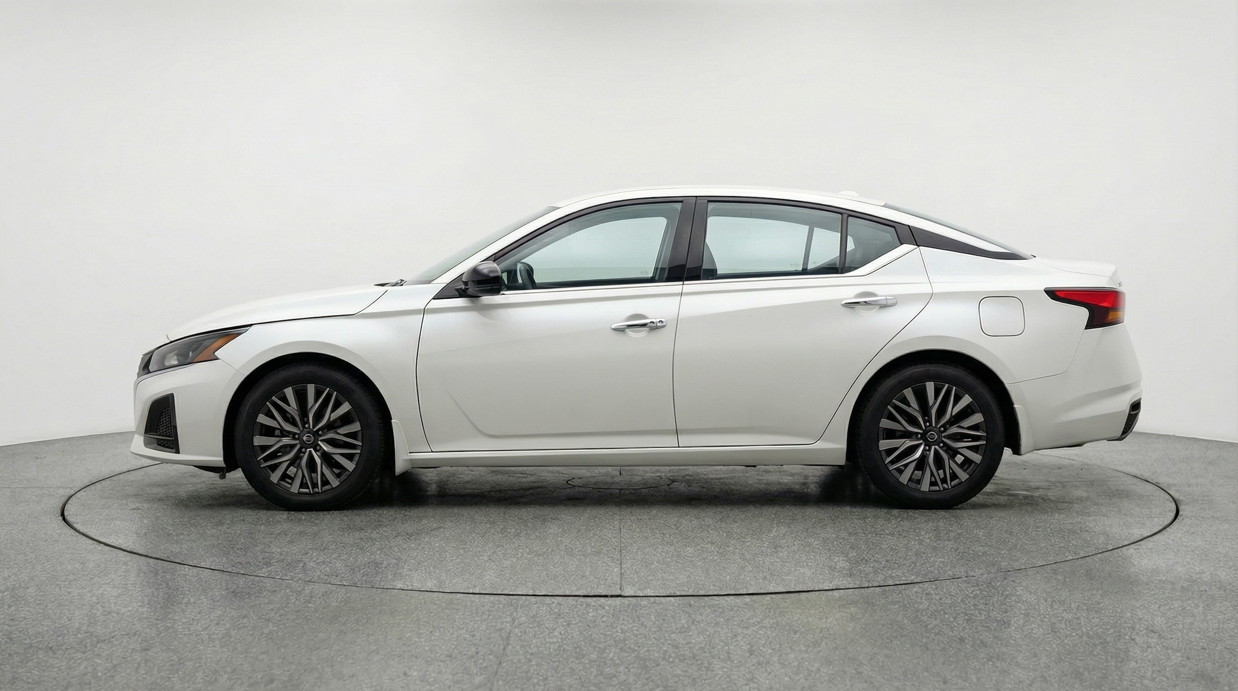 Thumbnail: 2025 Nissan Altima - 4