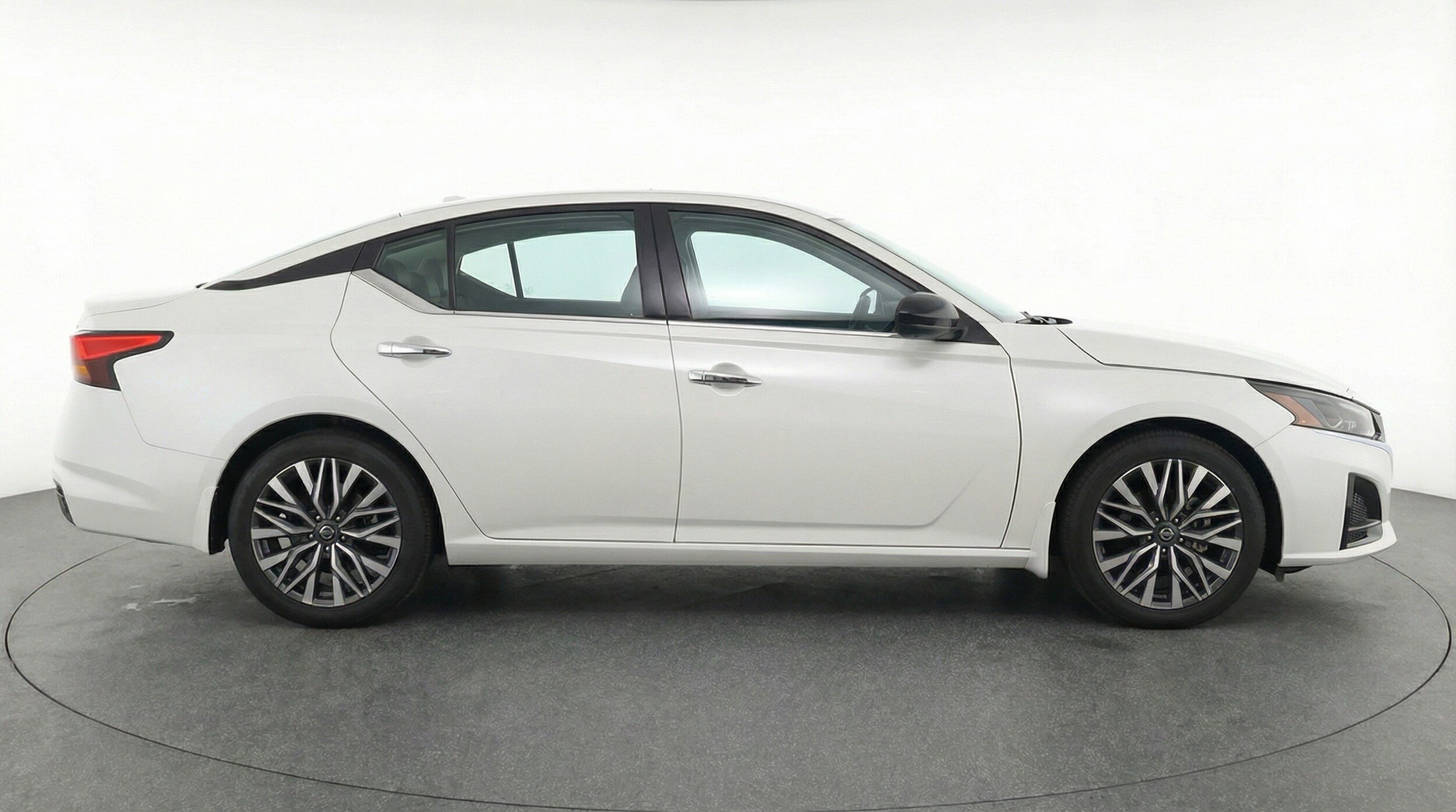 Thumbnail: 2025 Nissan Altima - 11